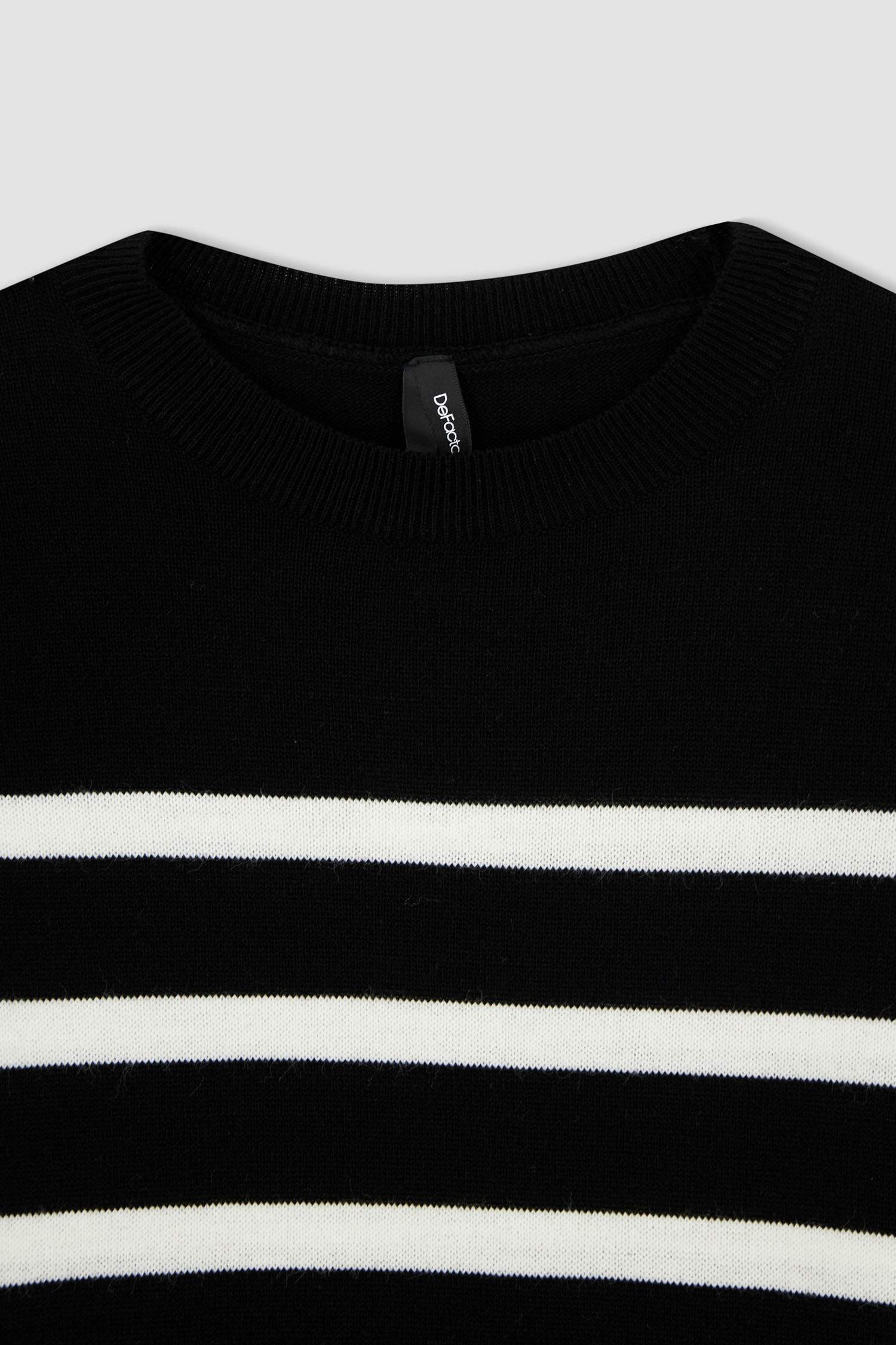 Black WOMAN Relax Fit Striped Crew Neck 