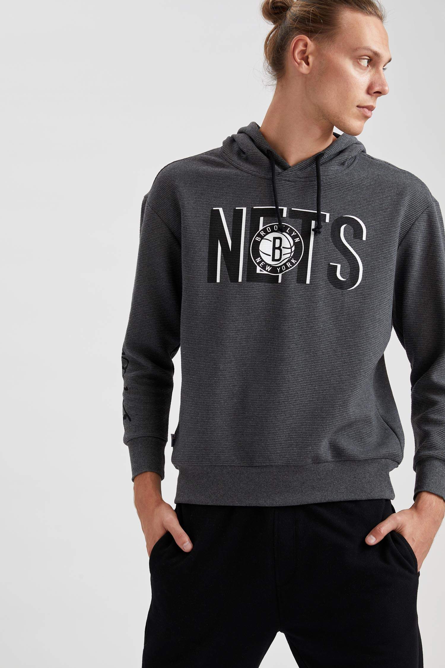 Defacto Fit NBA Brooklyn Nets Lisanslı Oversize Fit Sweatshirt. 1