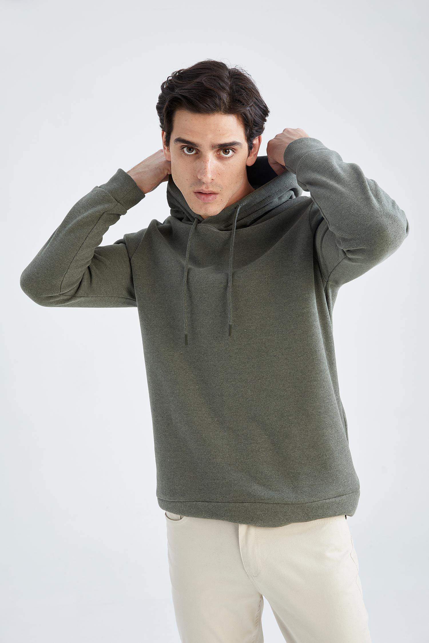 Свитшот стандартного кроя