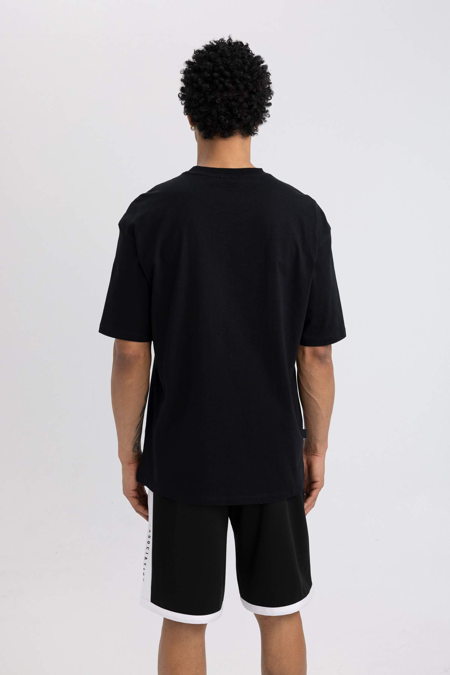 DeFactoFit NBA Chicago Bulls Boxy Fit Bisiklet Yaka Kısa Kollu Tişört