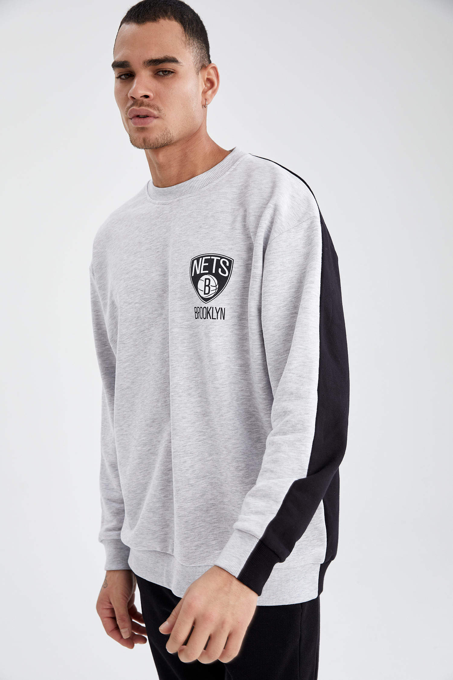 Grey MAN NBA Licensed Unisex Oversize Fit Sweatshirt 1756390 | DeFacto