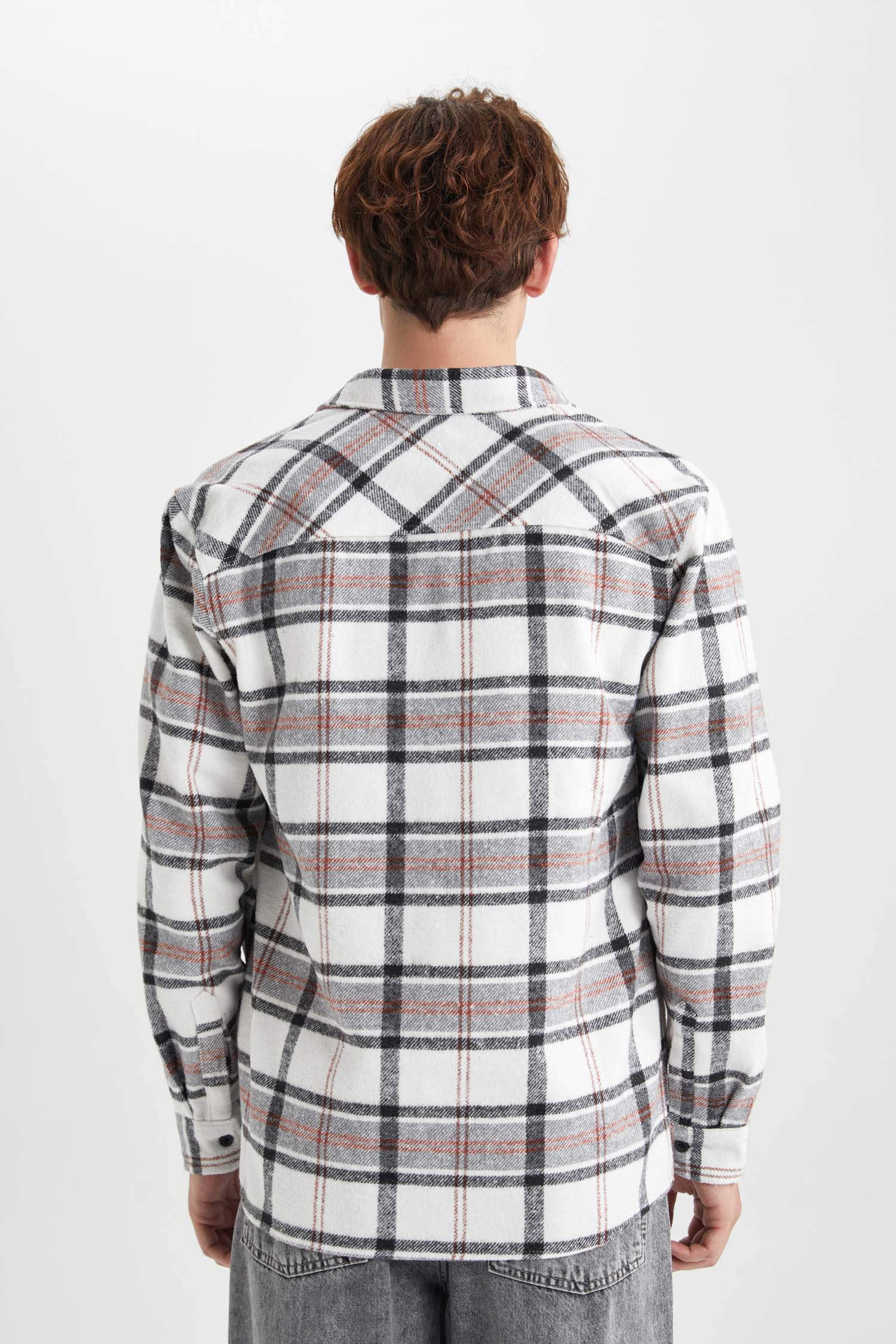 Рубашка стандартного кроя в клетку с длинным рукавом