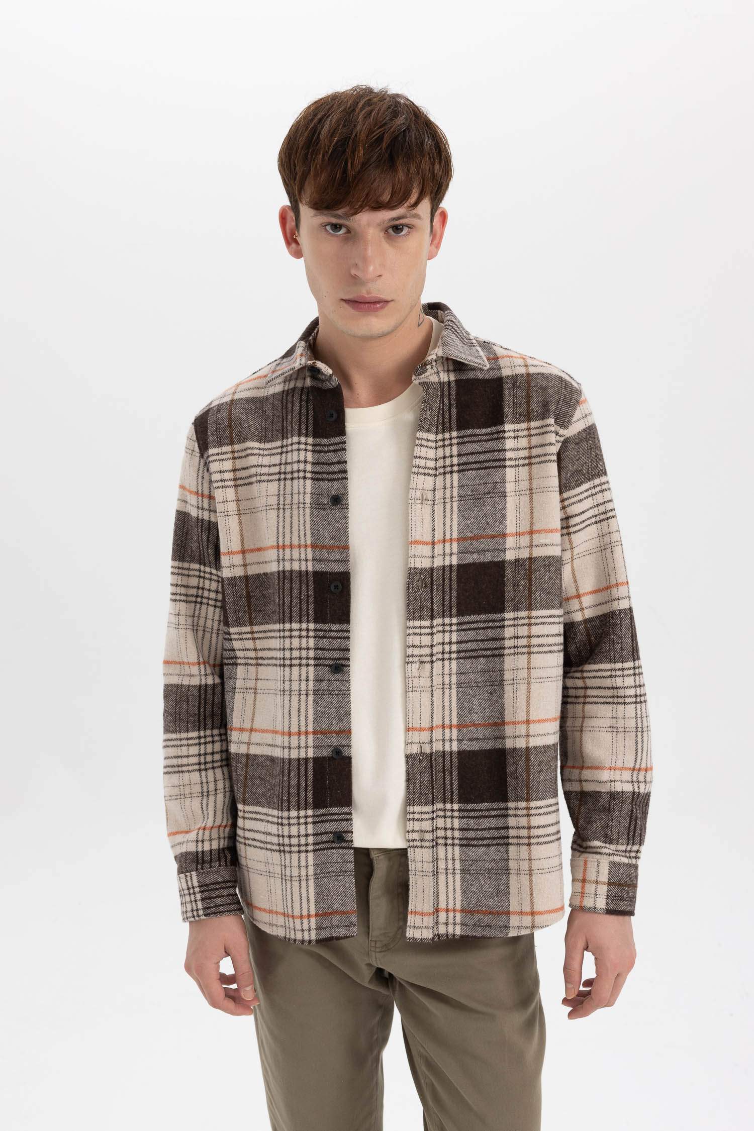 Рубашка стандартного кроя в клетку