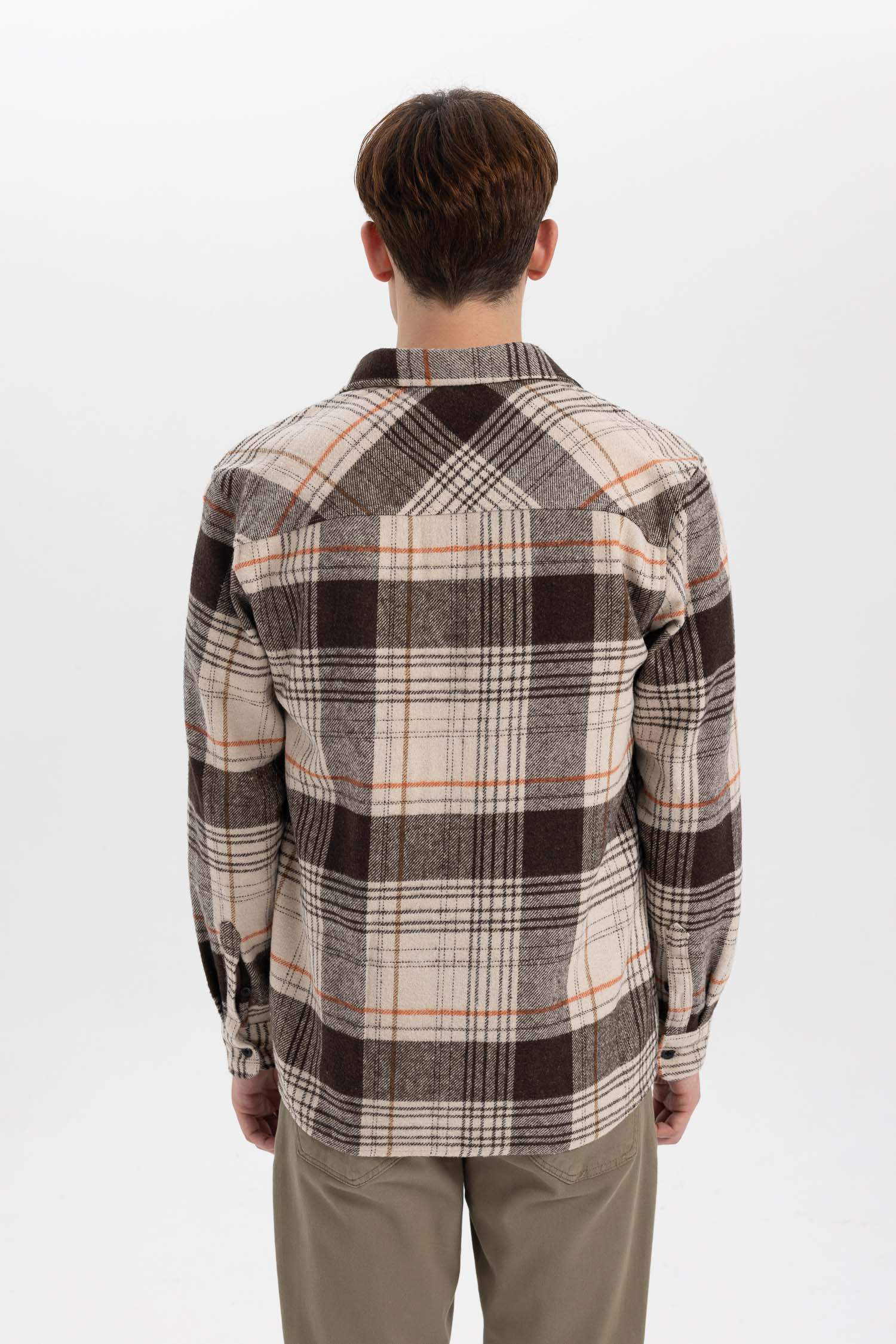 Рубашка стандартного кроя в клетку