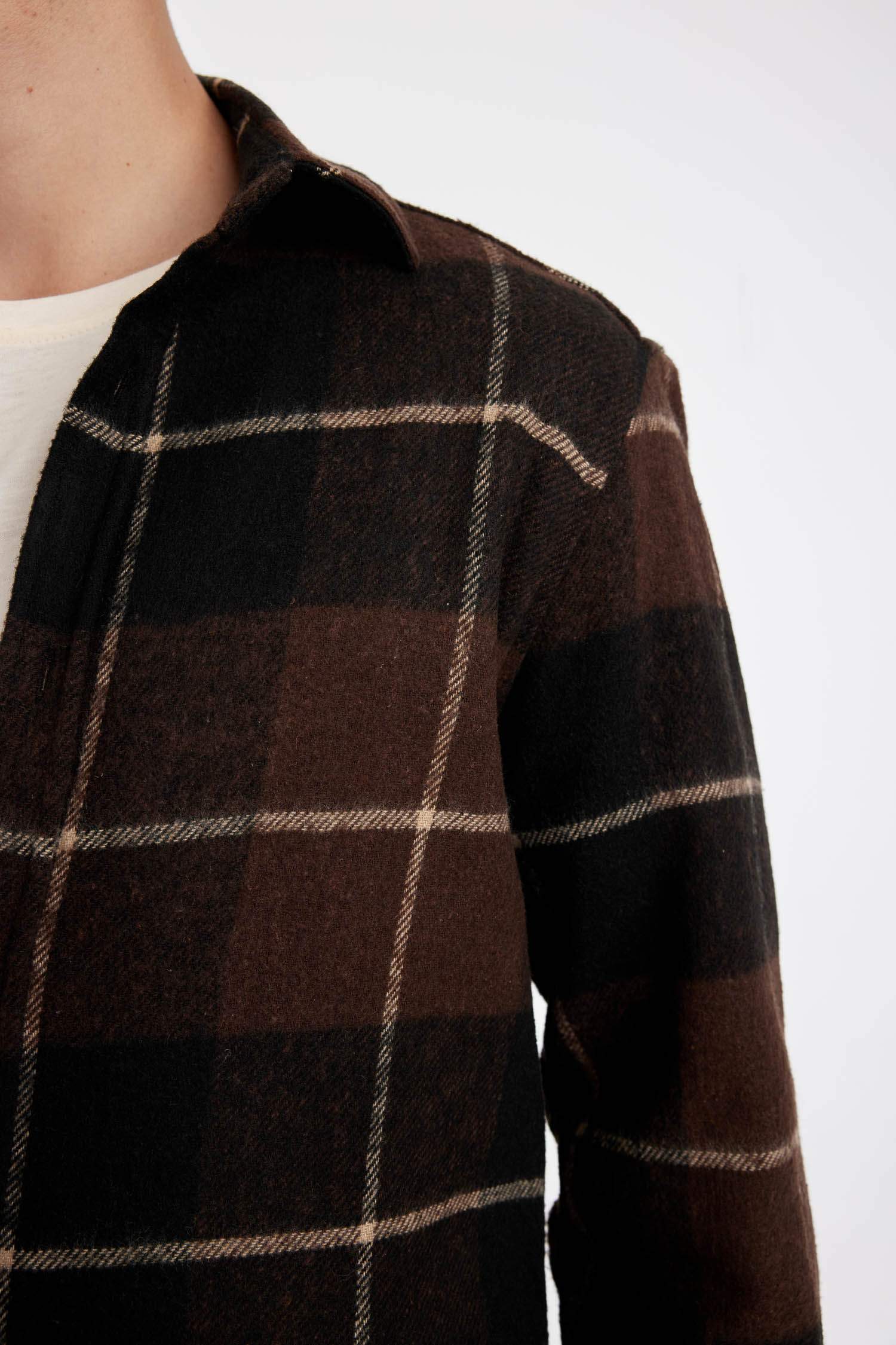 Рубашка стандартного кроя в клетку