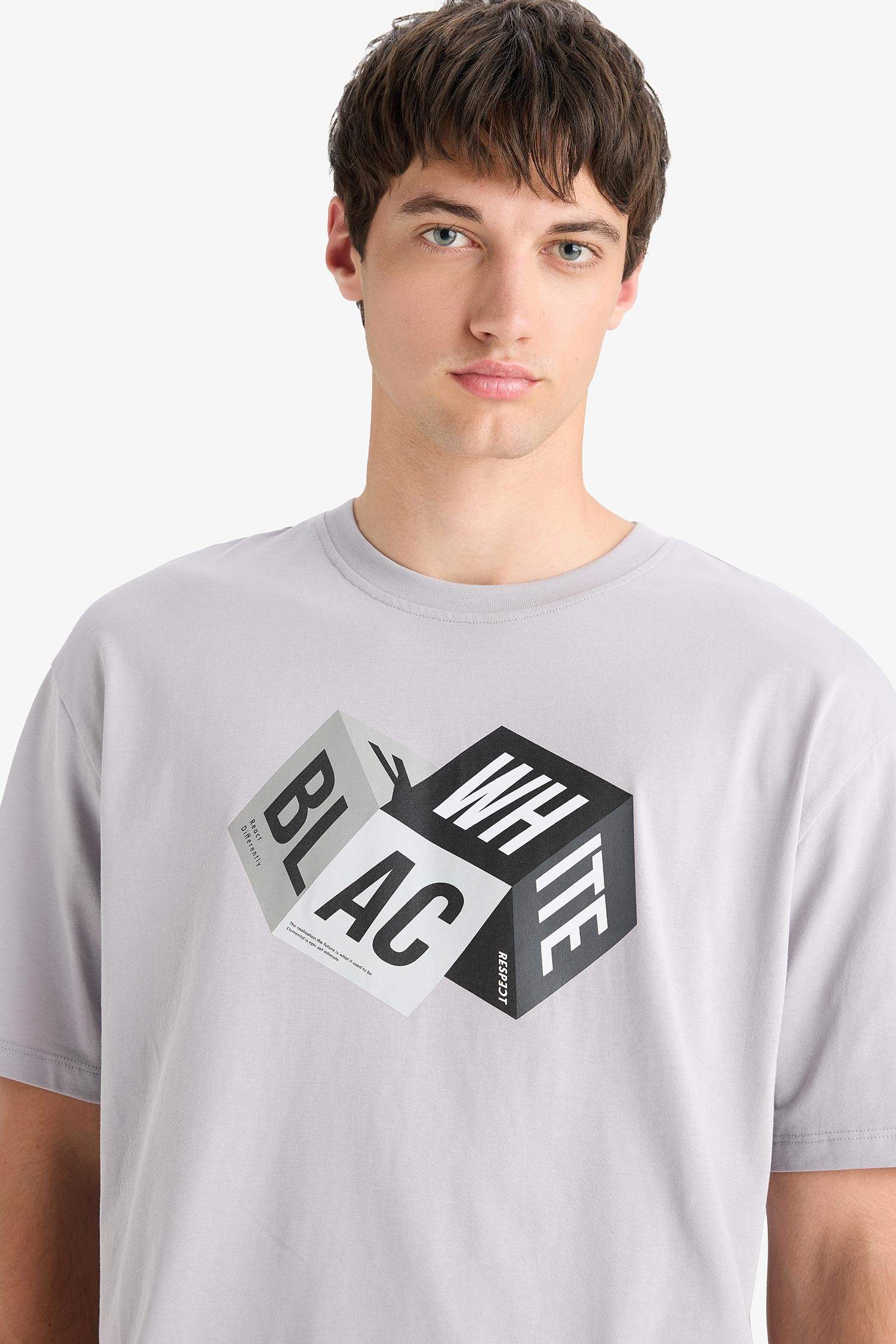 تيشيرت اوفر سايز مطبوع برقبة مستديرة