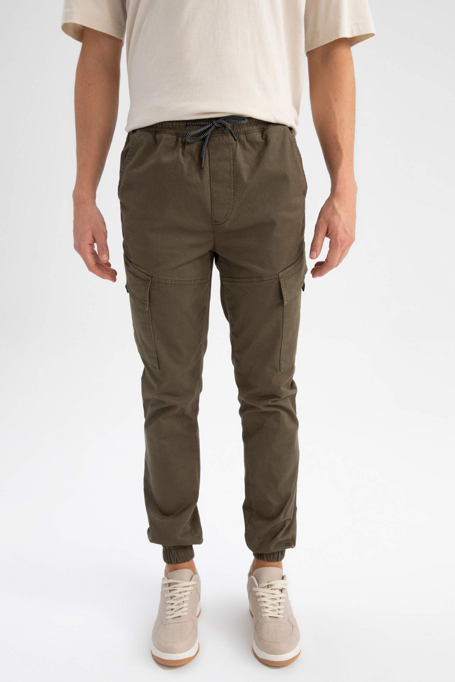 Брюки джоггеры приталенного кроя для мужчин