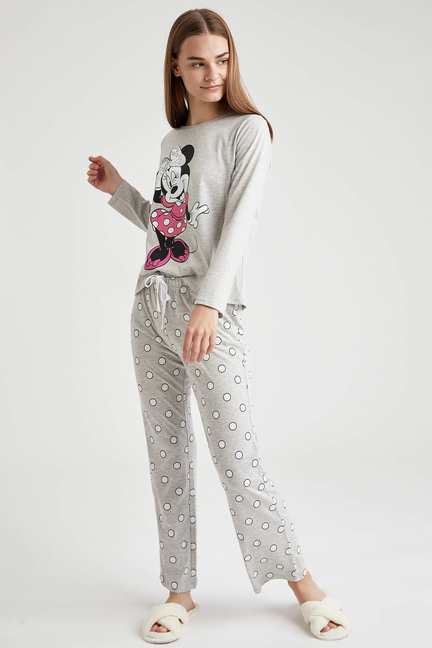 Defacto Mickey Mouse Lisanslı Relax Fit Uzun Kollu Pijama Takımı. 1
