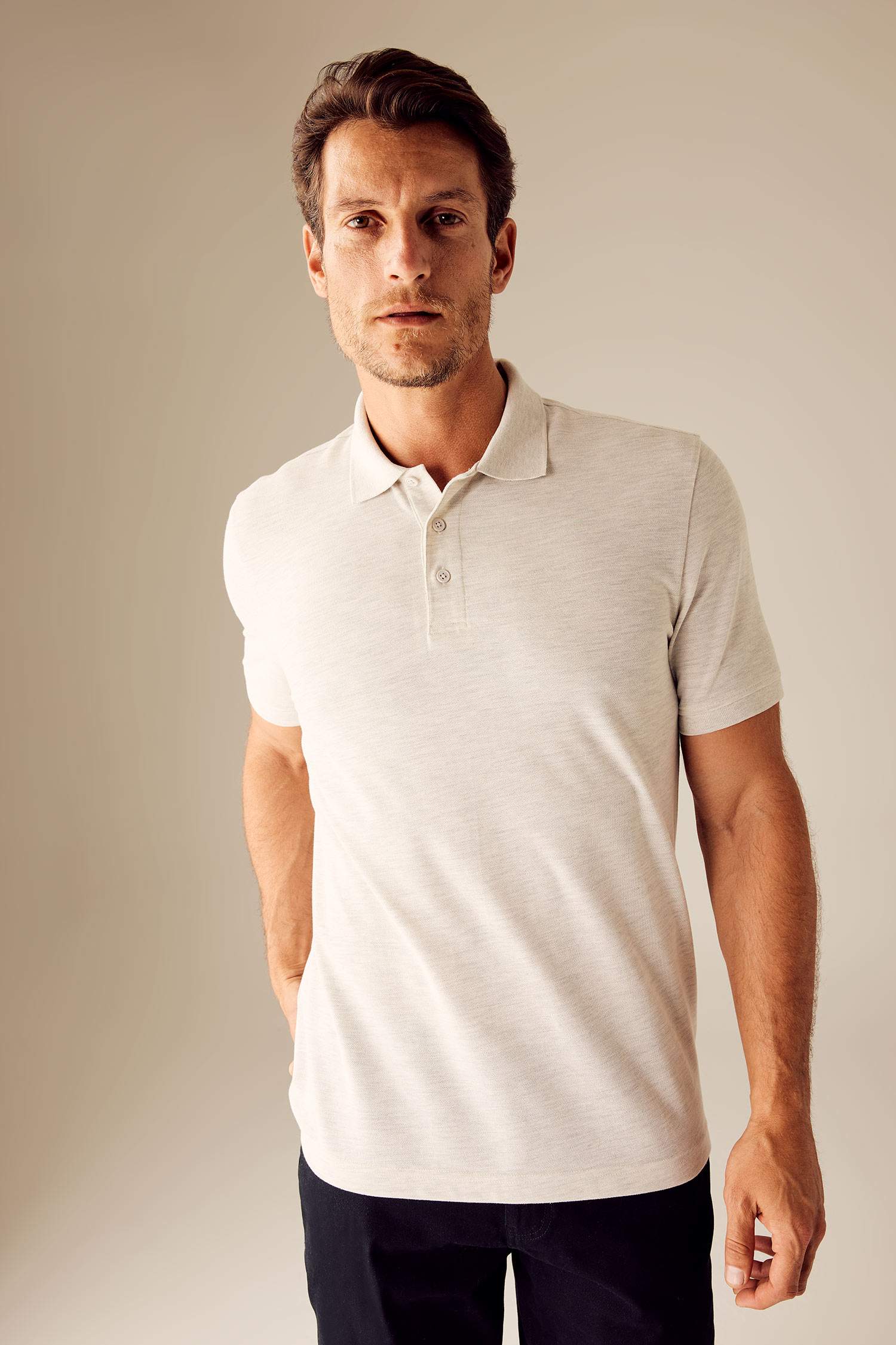 تيشيرت بولو قصة عادية