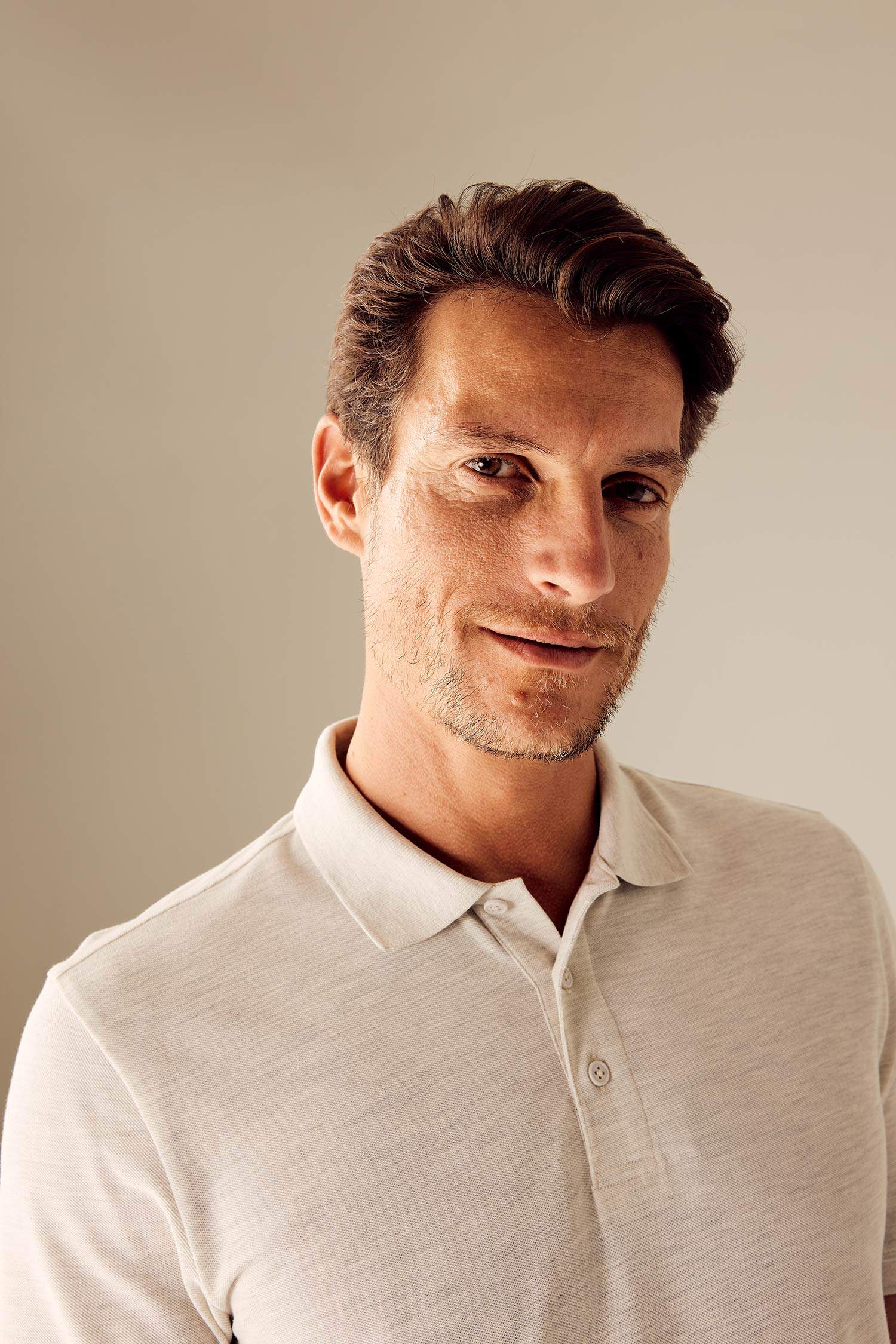 تيشيرت بولو قصة عادية