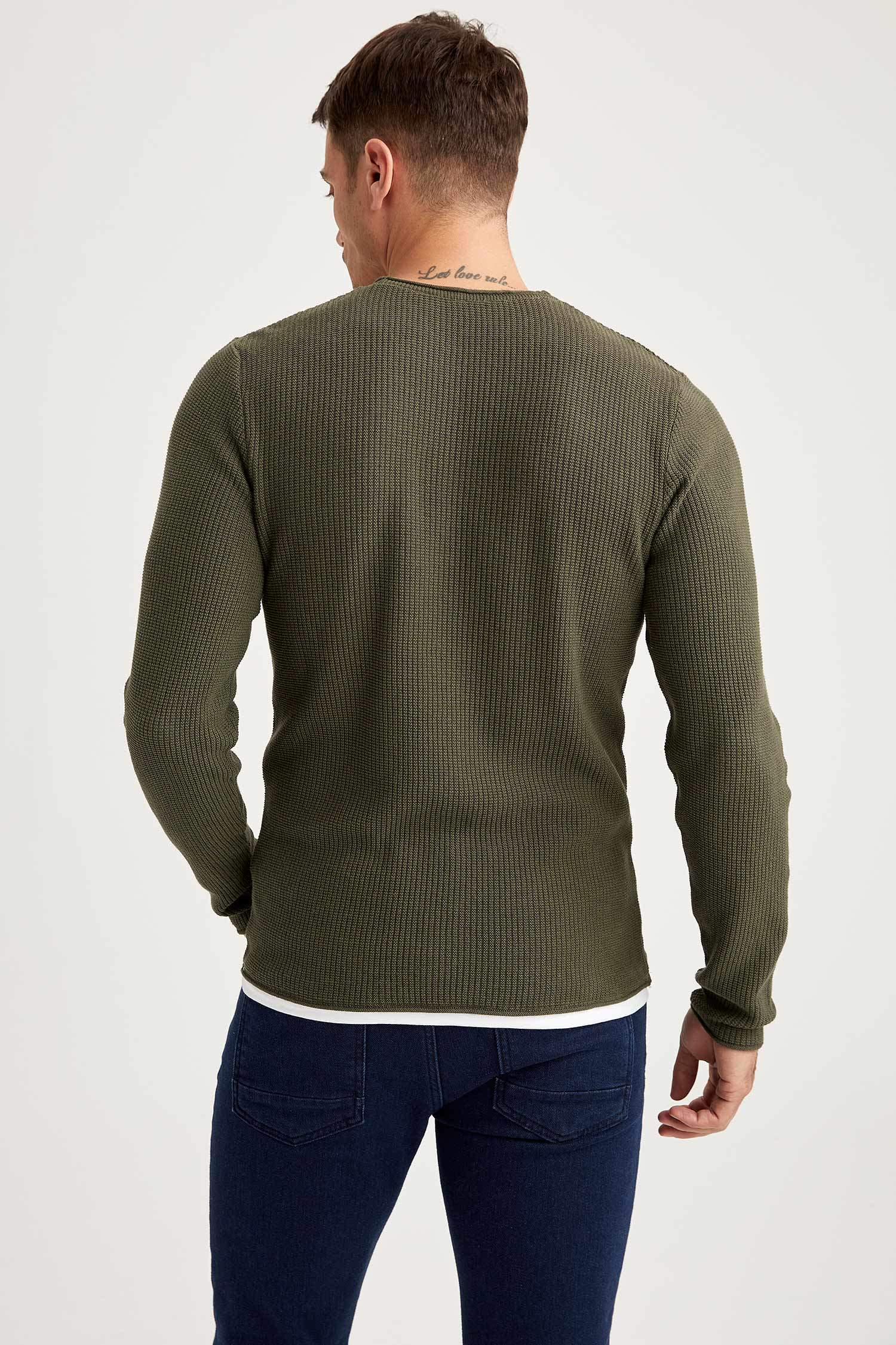 Khaki MEN Slim Fit Crew Neck Knitwear Sweater 1569755 | DeFacto