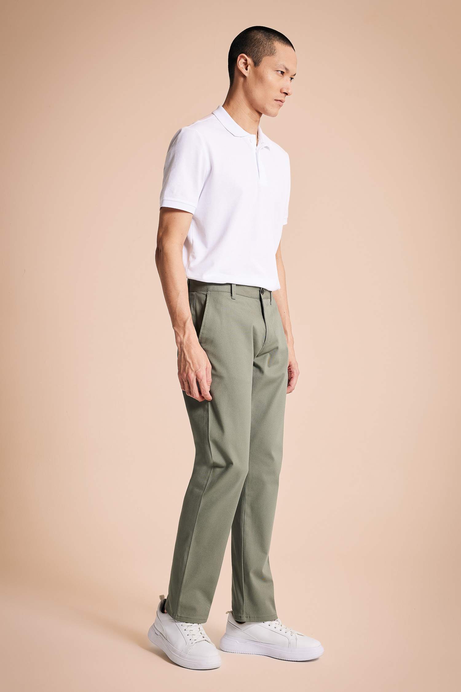 Брюки чинос стандартного кроя