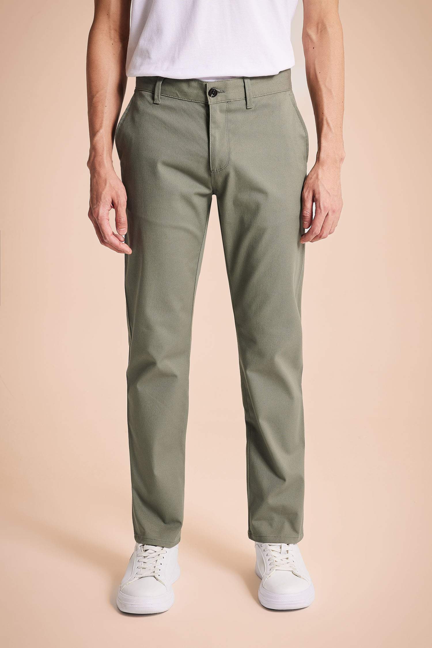Брюки чинос стандартного кроя