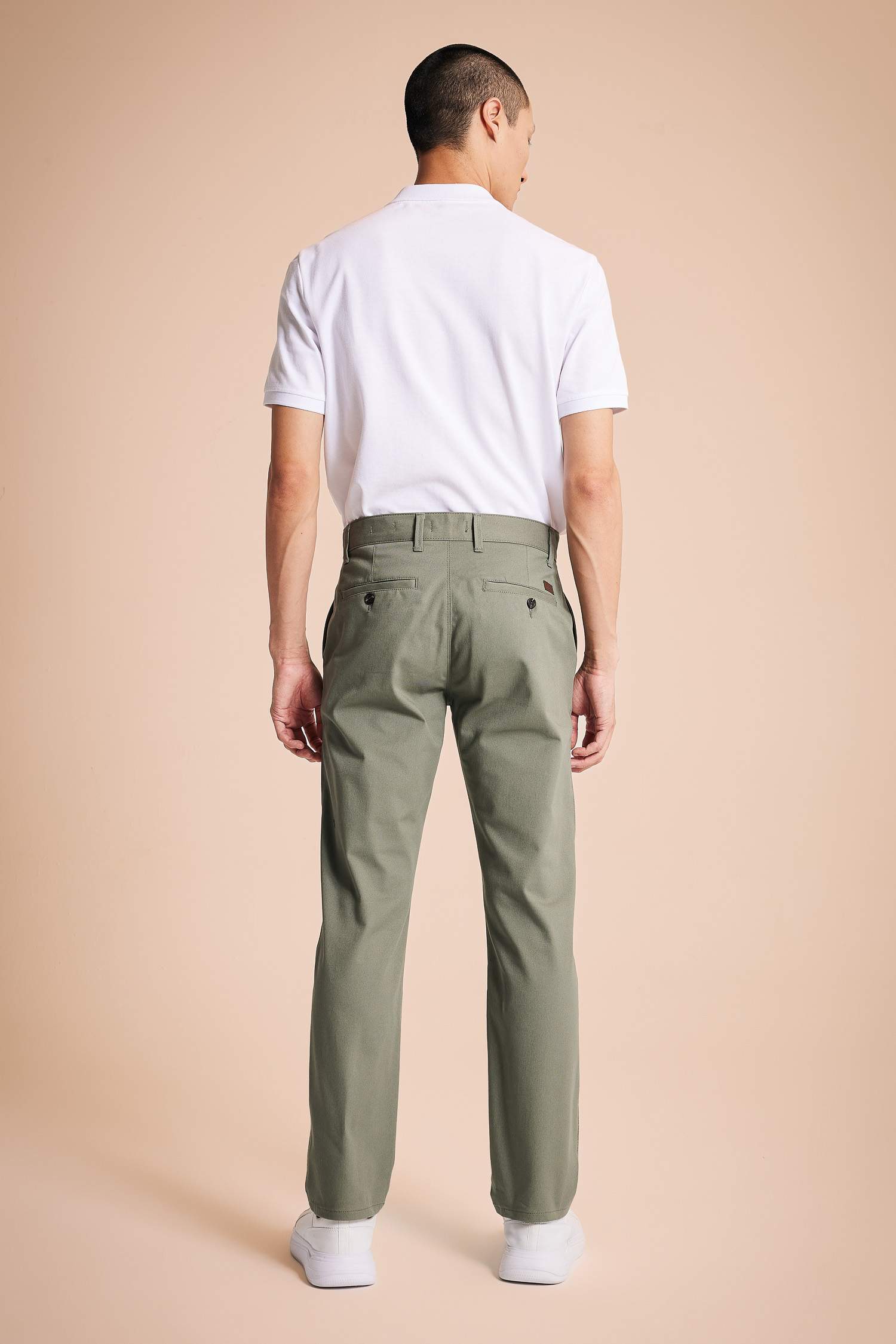 Брюки чинос стандартного кроя