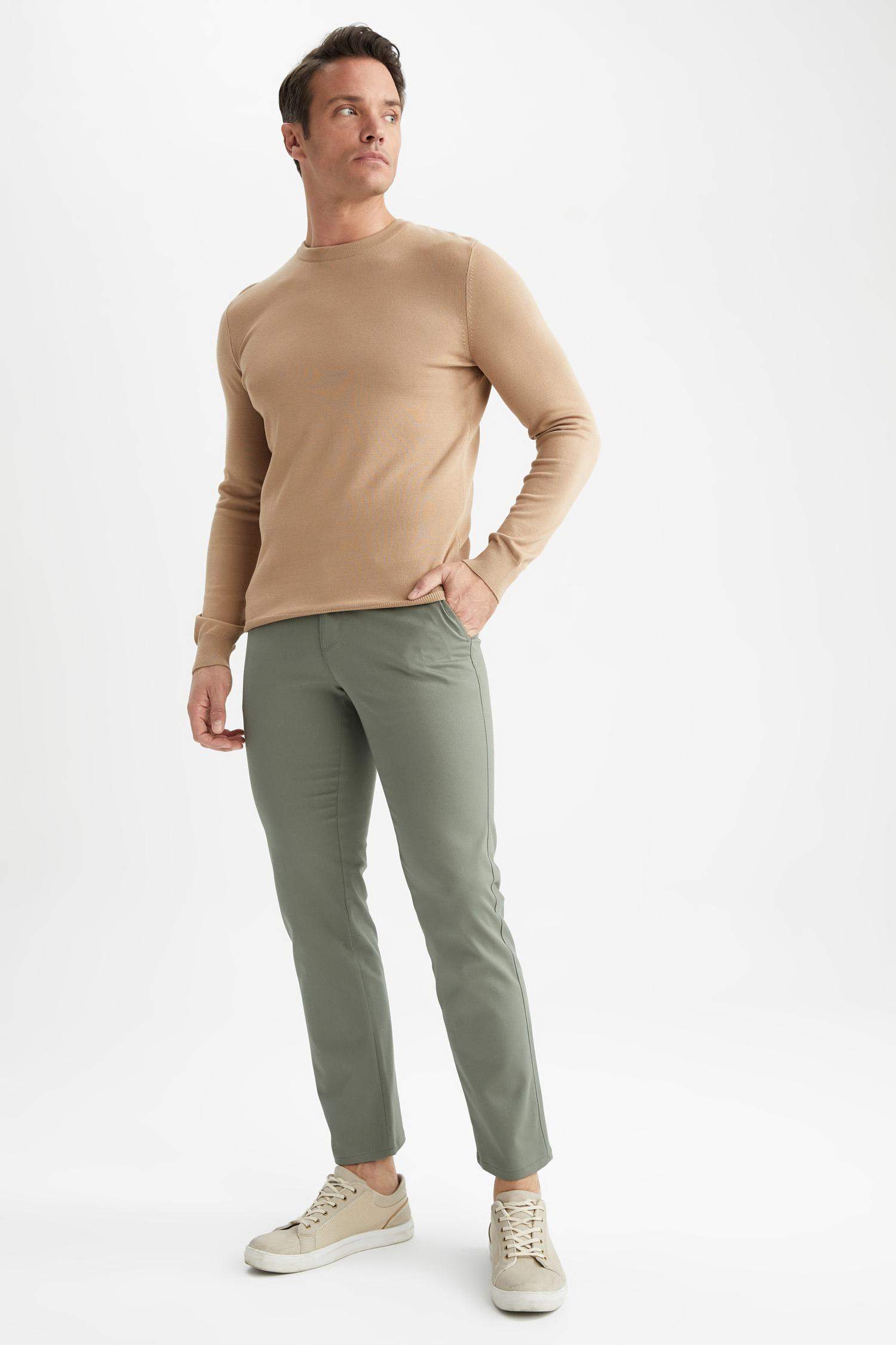 Брюки чинос стандартного кроя