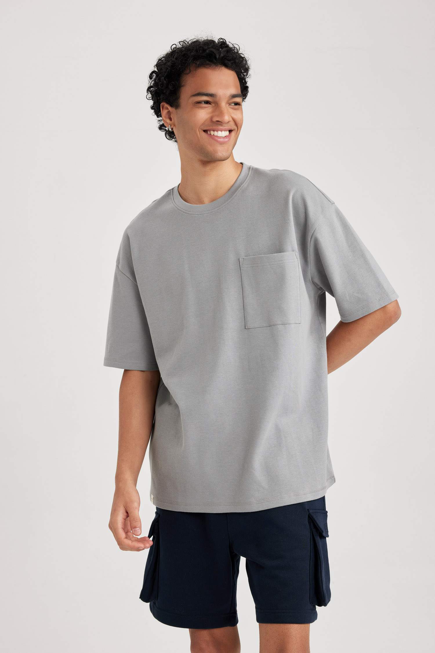 Футболка оверсайз с круглым вырезом