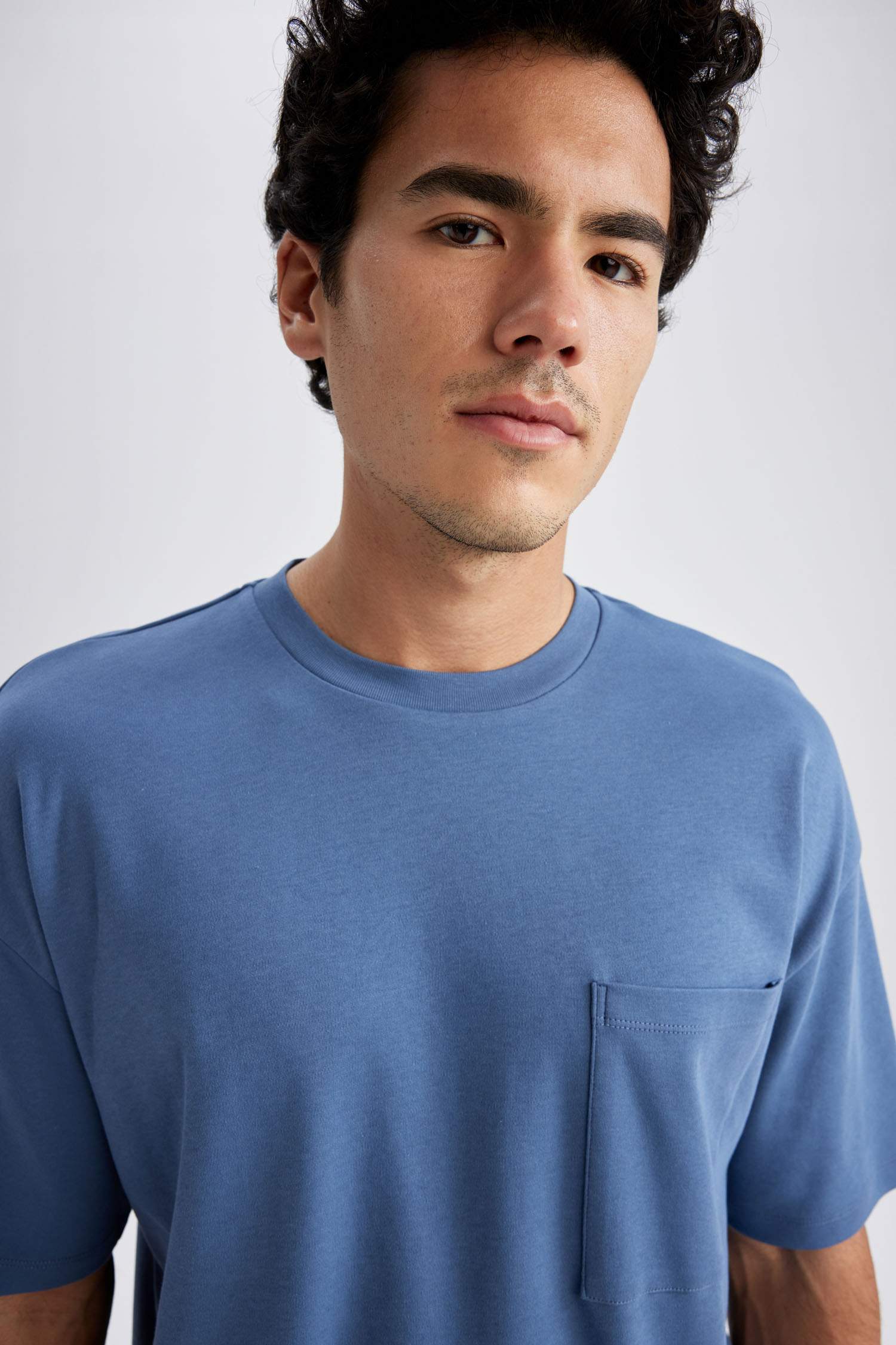 Футболка оверсайз с круглым вырезом из 100% хлопка