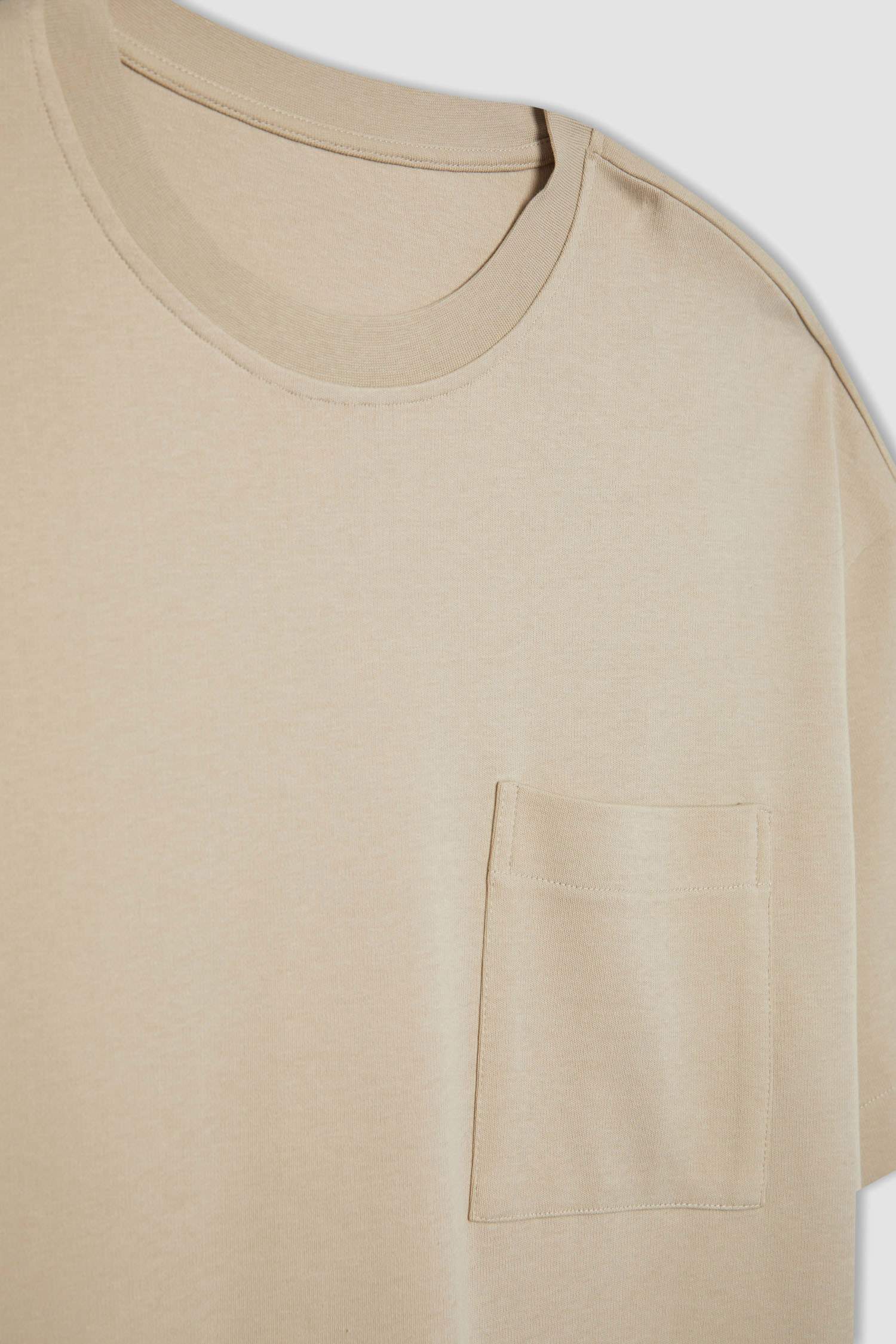 Футболка оверсайз с круглым вырезом