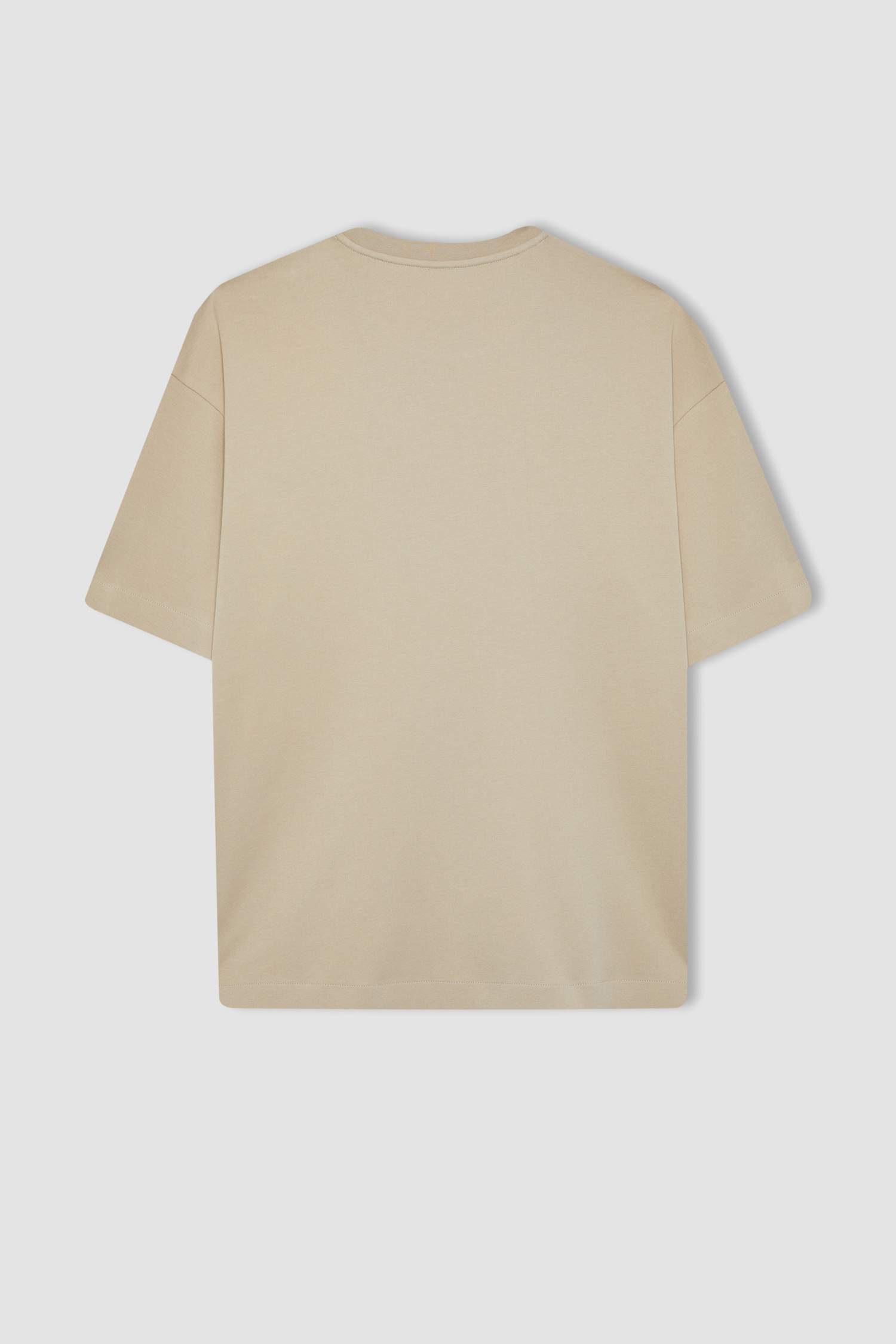 Футболка оверсайз с круглым вырезом