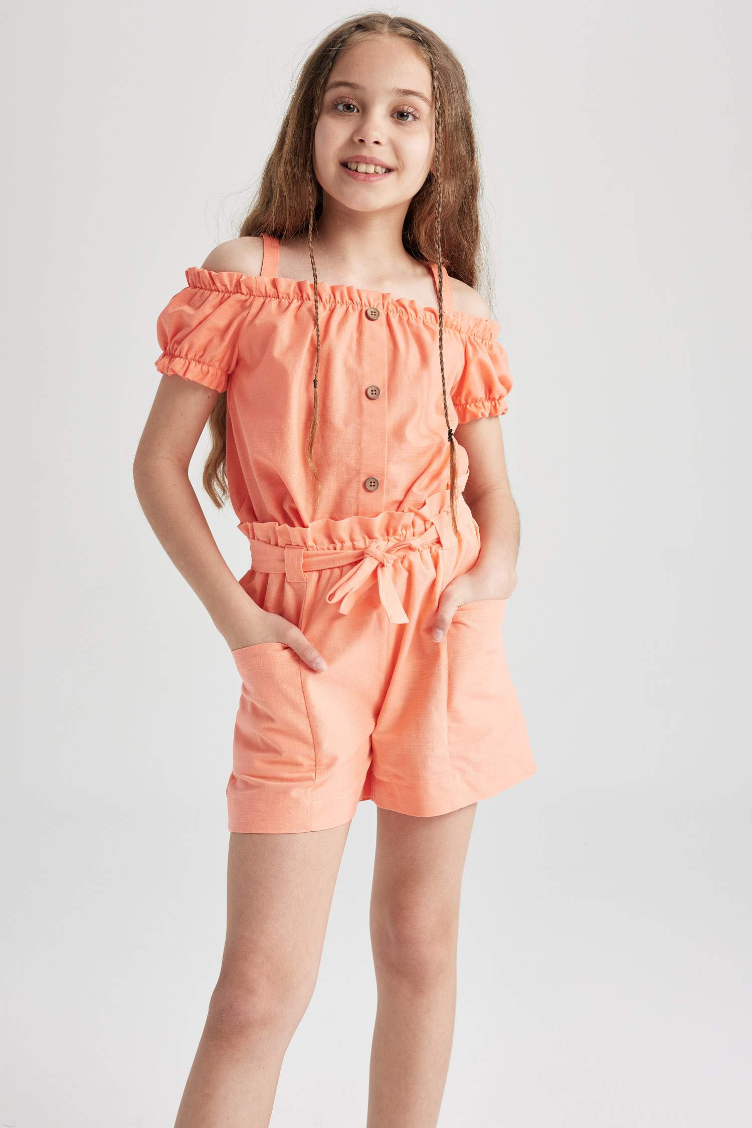 بلوزة بناتي بحمالات نص كم