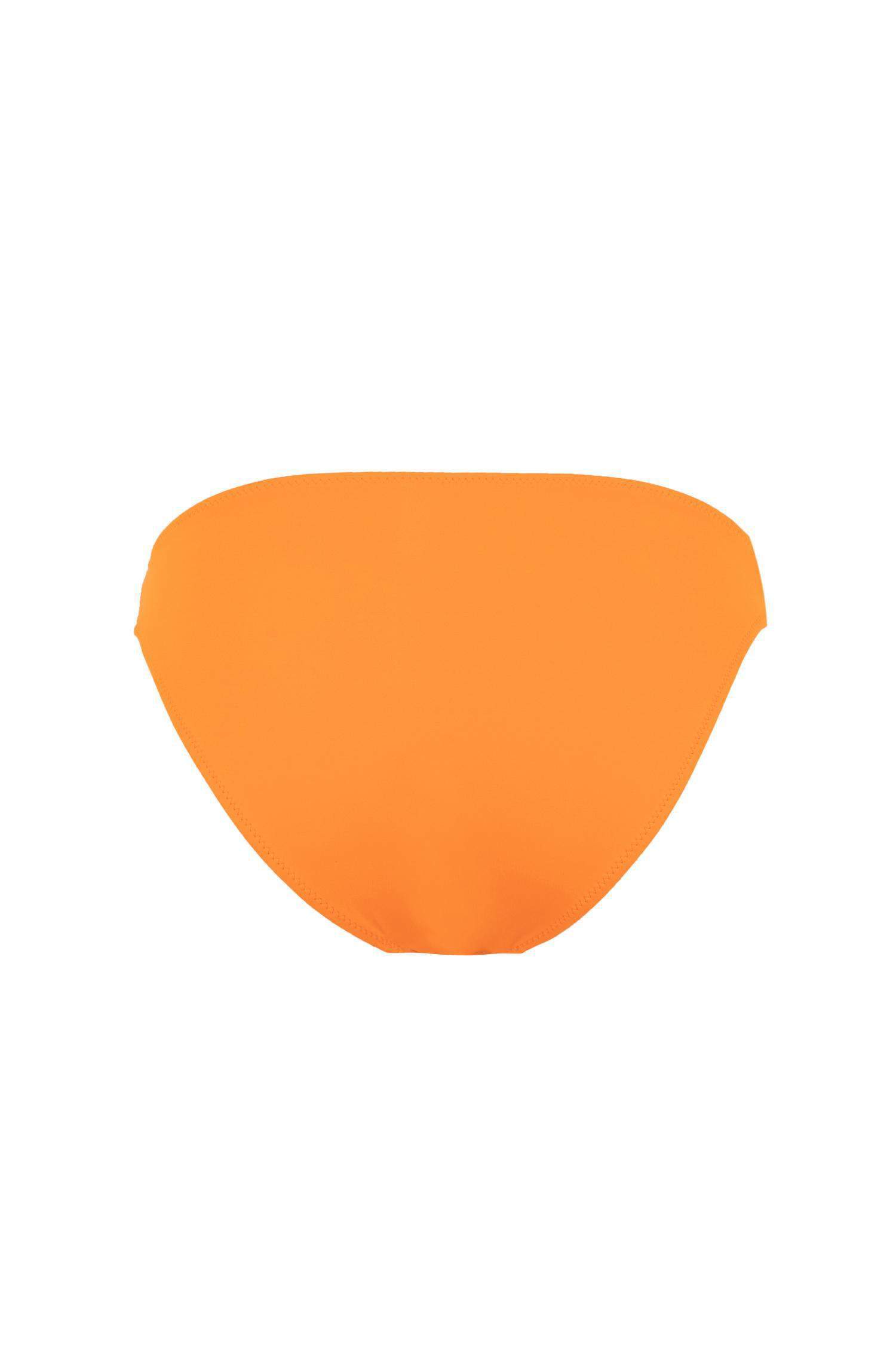 اندر بكيني قصة عادية من Fall In Love