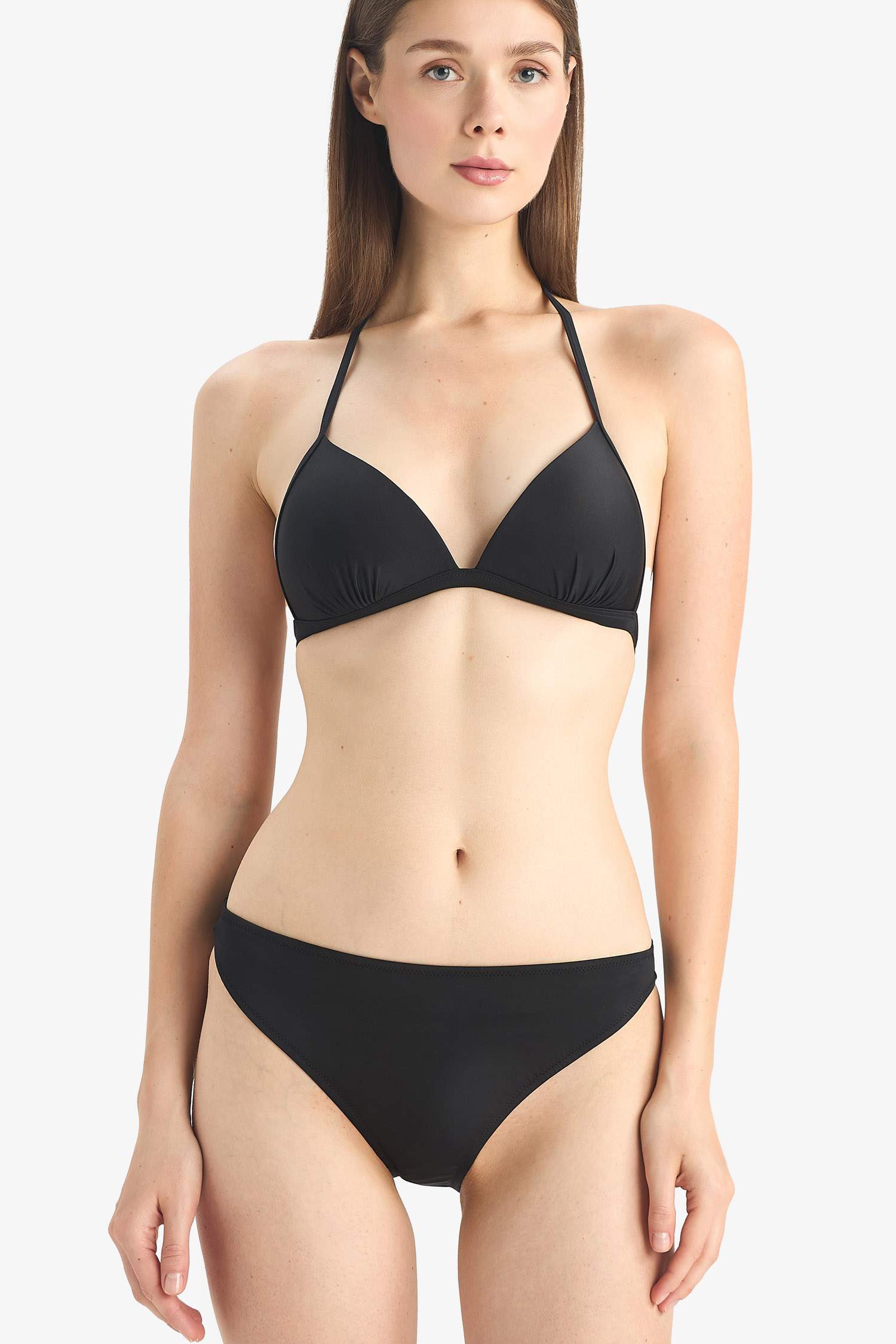 كلوت بكيني قصة عادية من Fall in Love