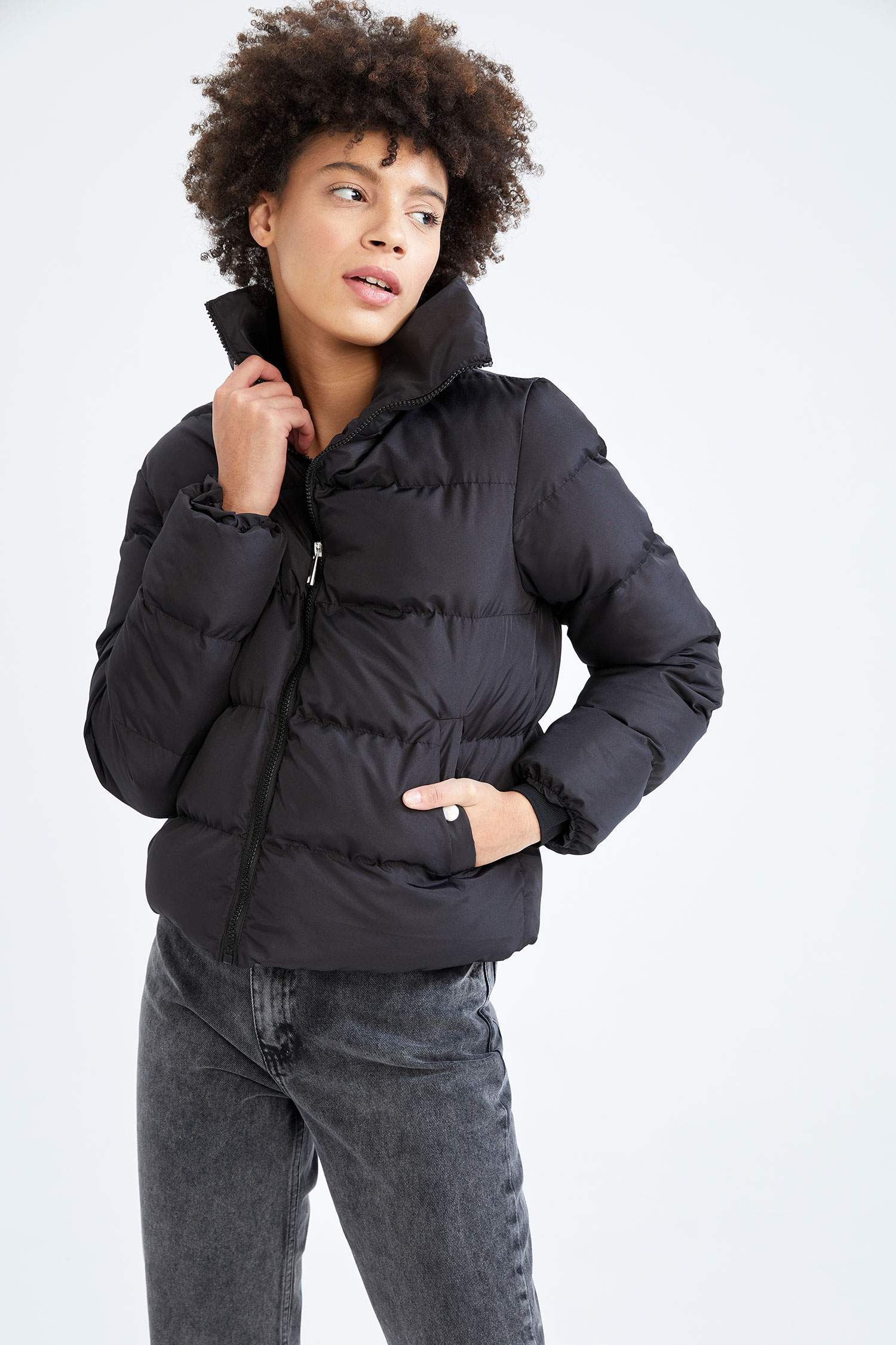 Black Woman Basic Zippered Puffer Jacket 2296932 | DeFacto