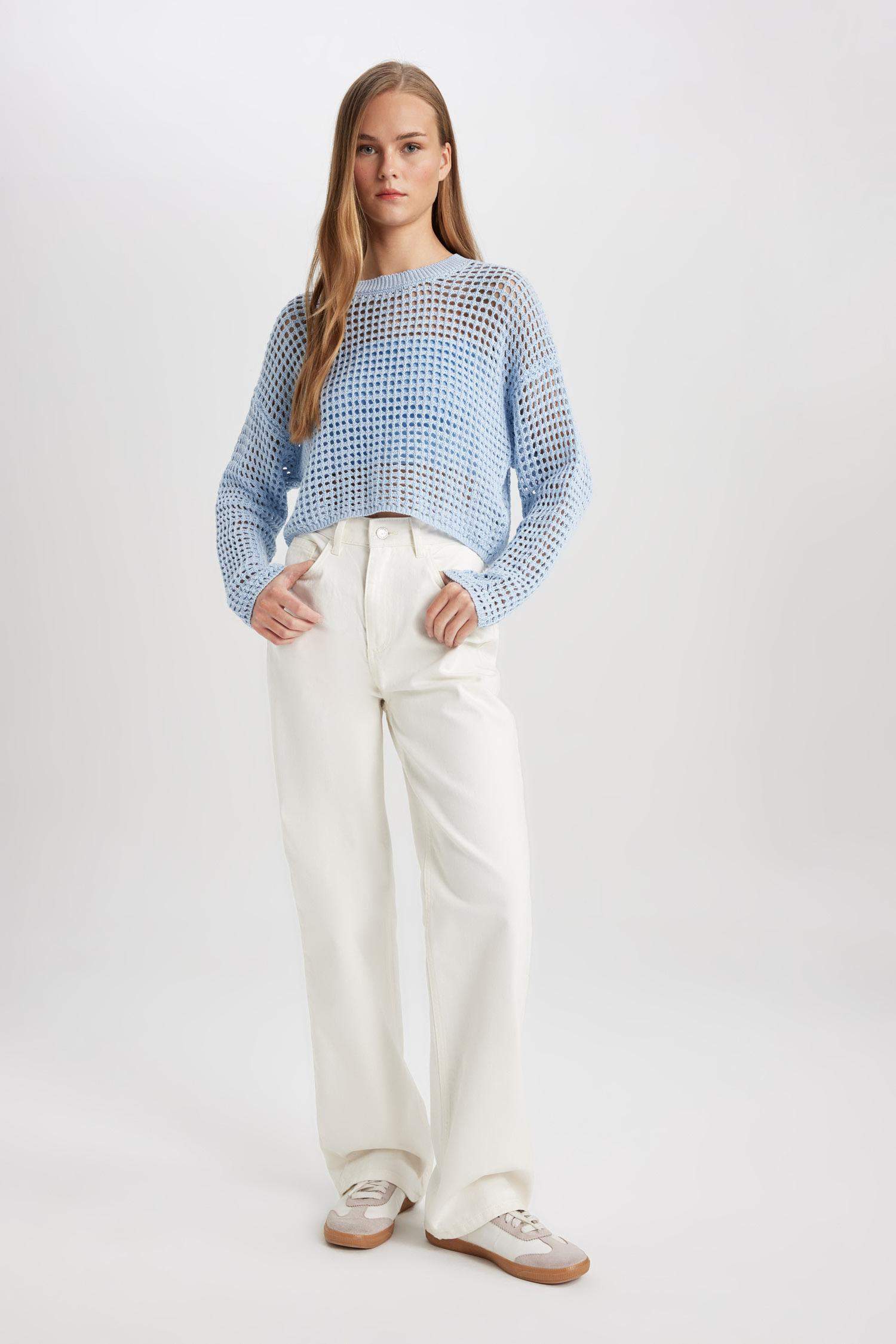 Pull crochet à col rond et coupe régulière