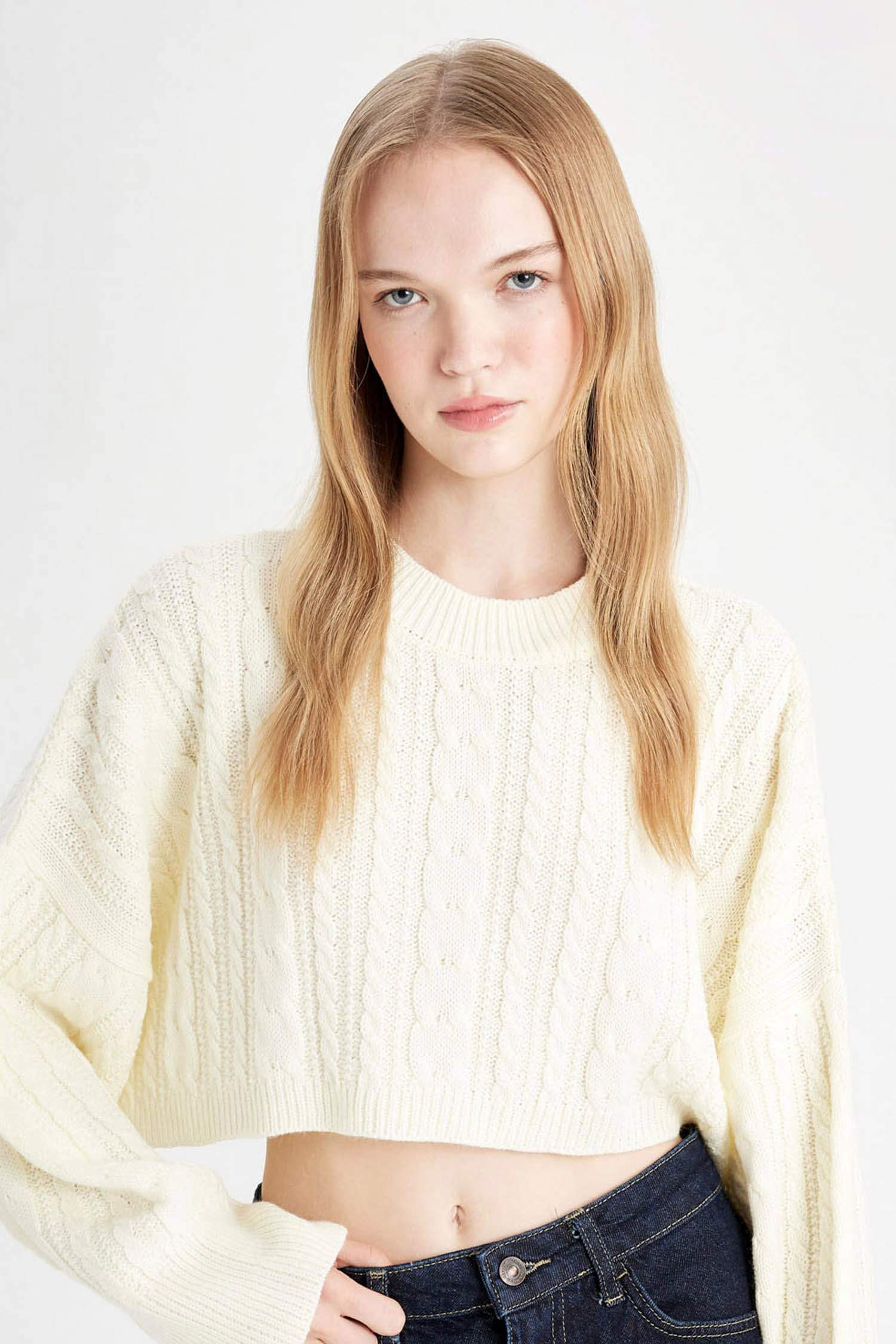 Coool Regular Fit Crop Bisiklet Yaka Saç Örgülü Triko Kazak