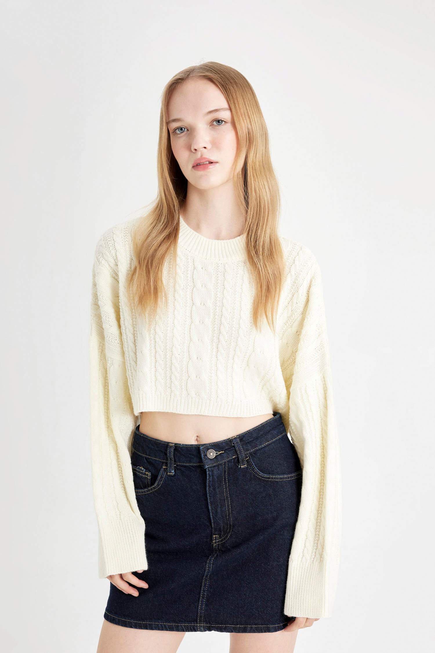 Coool Regular Fit Crop Bisiklet Yaka Saç Örgülü Triko Kazak