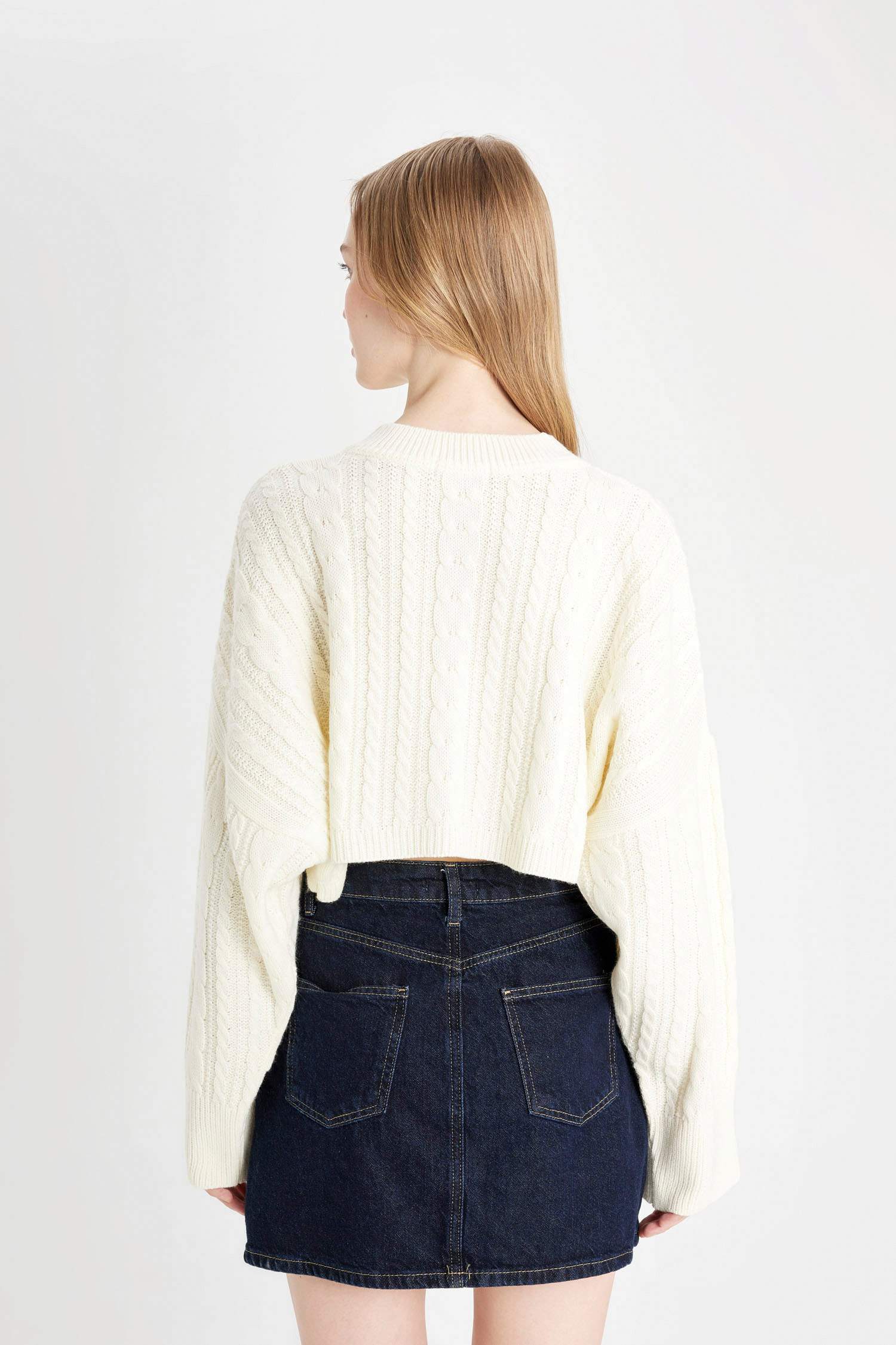 Coool Regular Fit Crop Bisiklet Yaka Saç Örgülü Triko Kazak