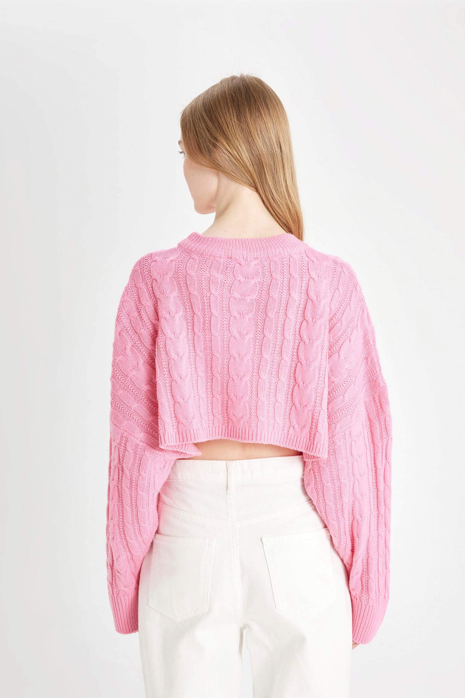 بلوز صوف تريكو قصة عادية بياخة مستديرة