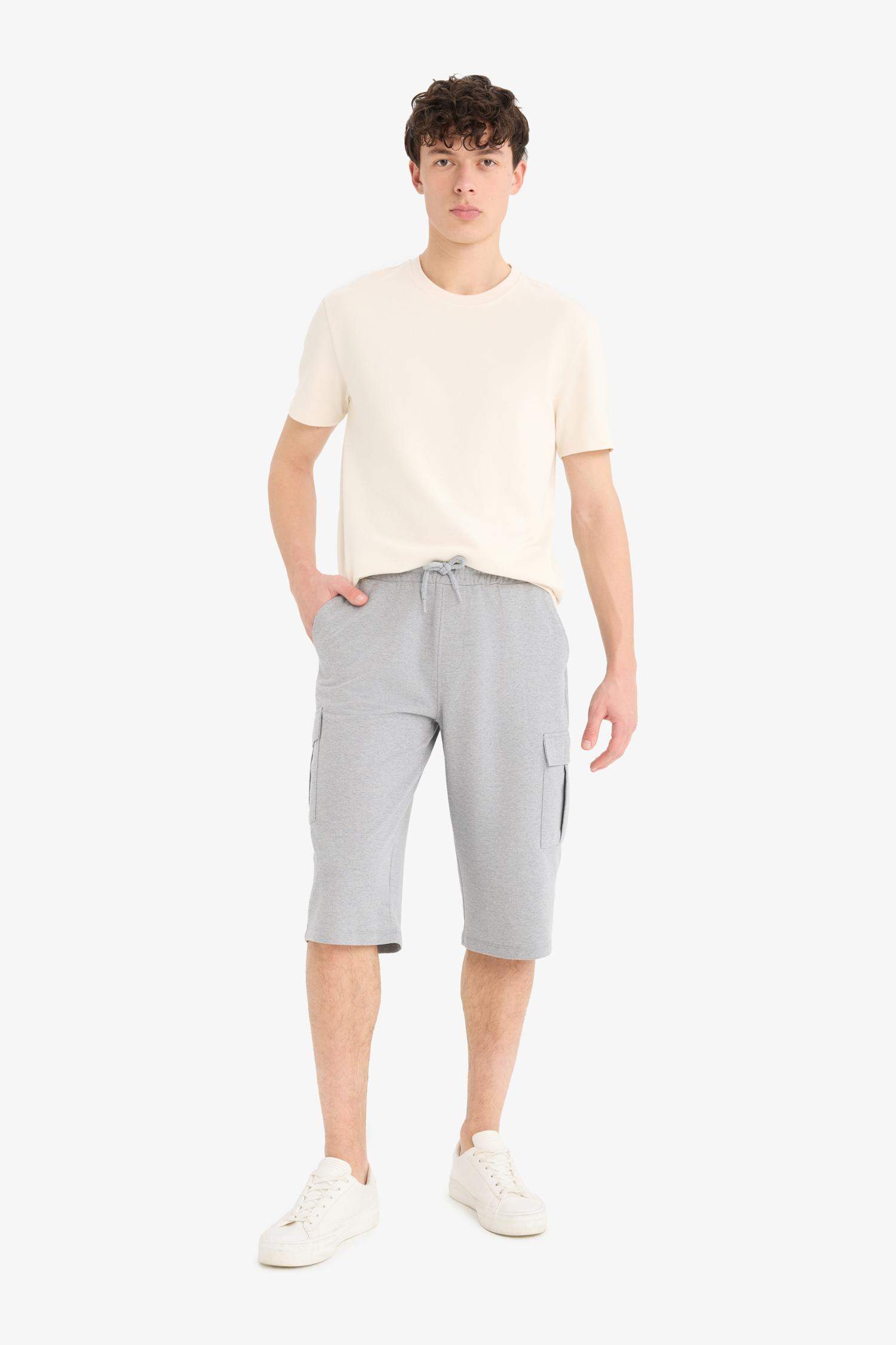 Slim Fit Dar Kesim Kargo Cepli Basic Düz Kapri Şort