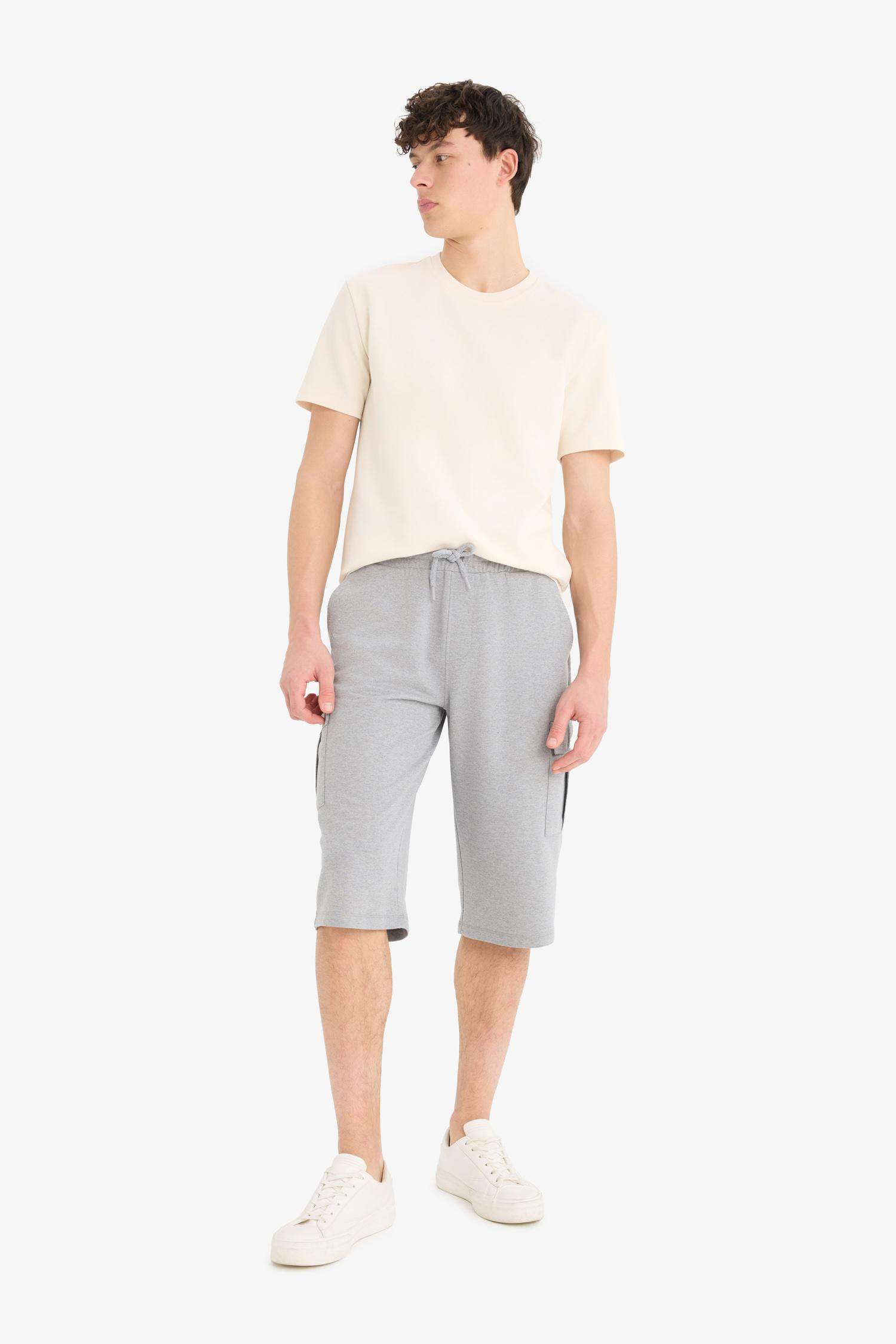 Slim Fit Dar Kesim Kargo Cepli Basic Düz Kapri Şort