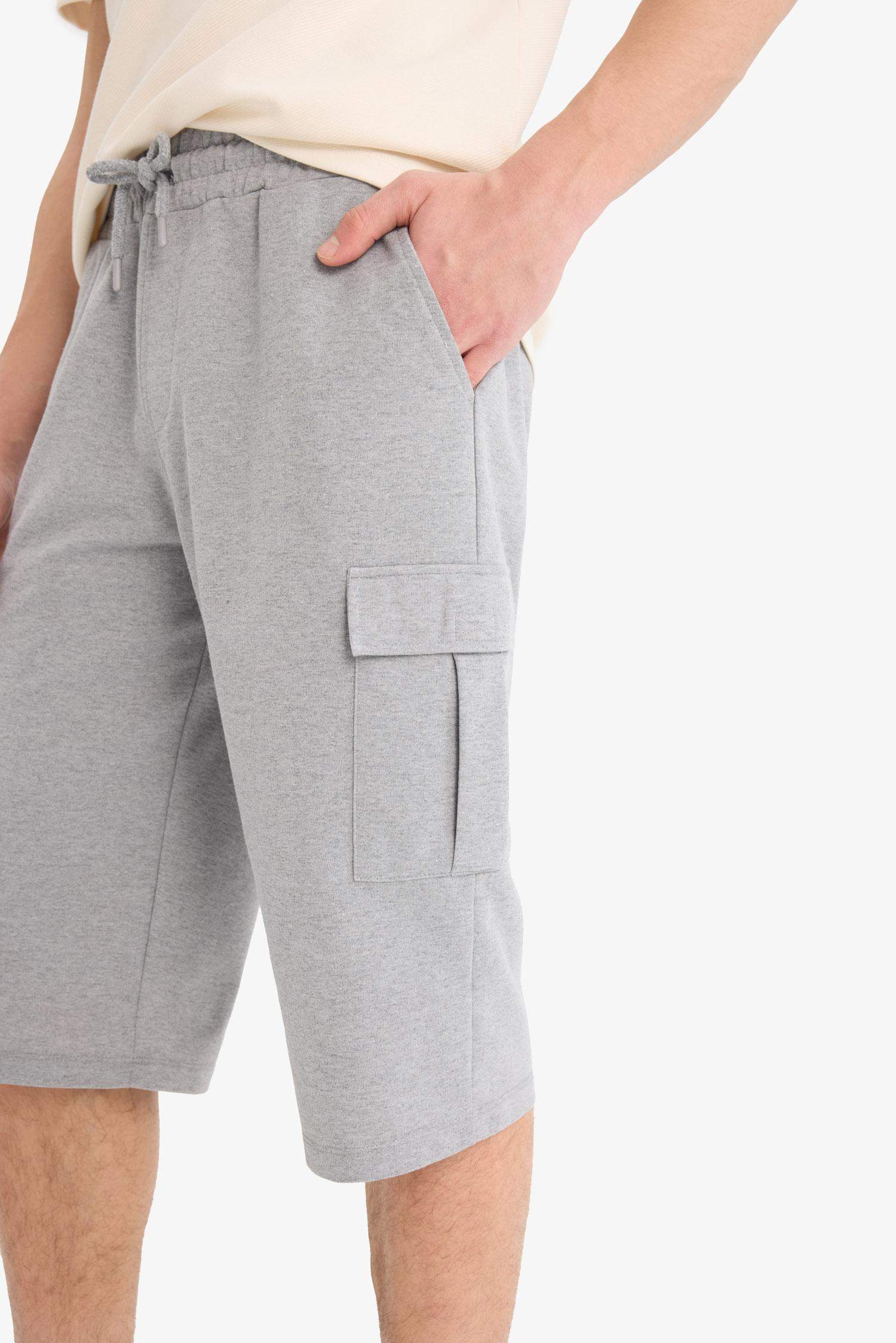 Slim Fit Dar Kesim Kargo Cepli Basic Düz Kapri Şort