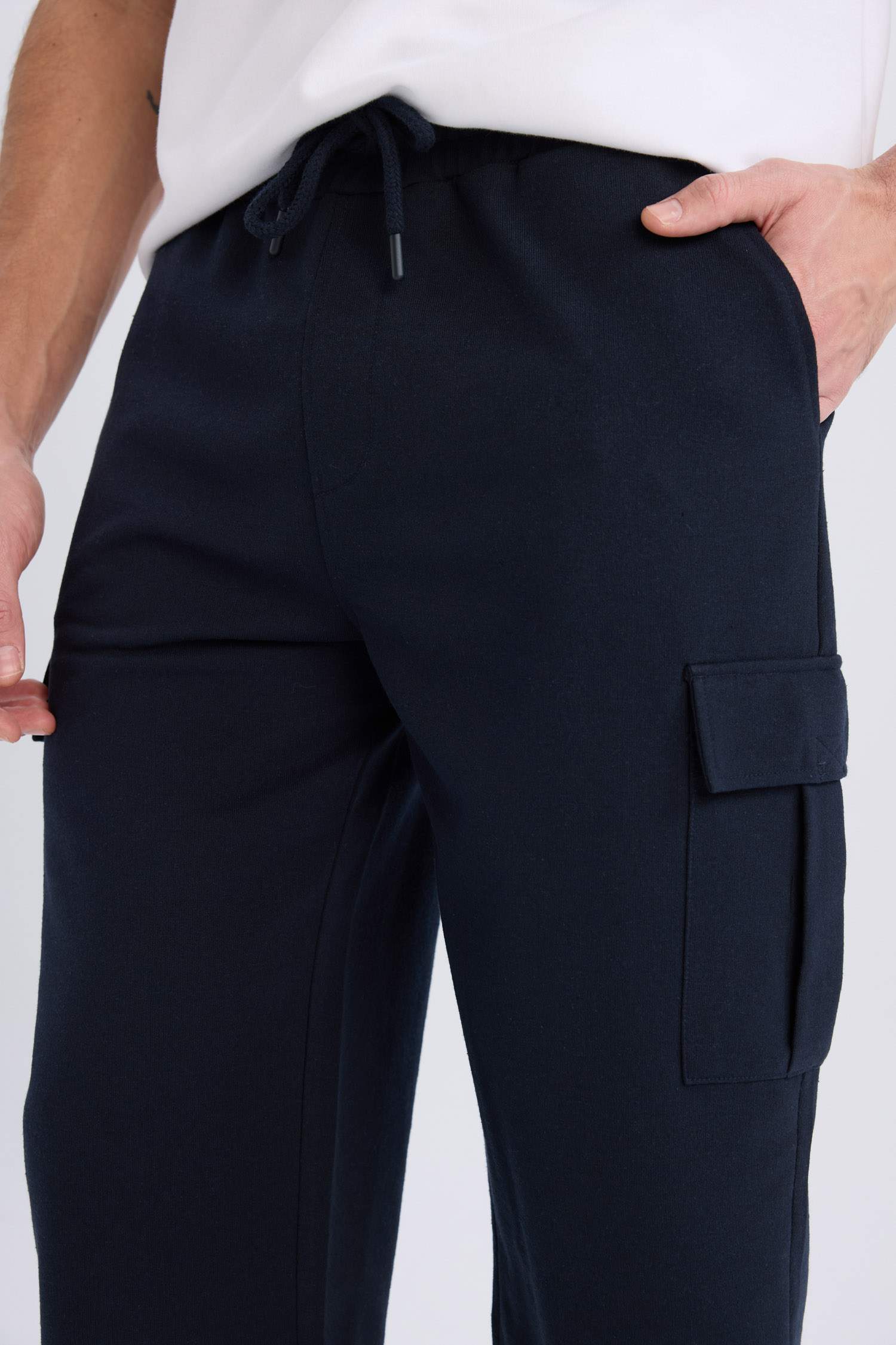 شورت طويل كارجو بيزك سليم فيت بجيب