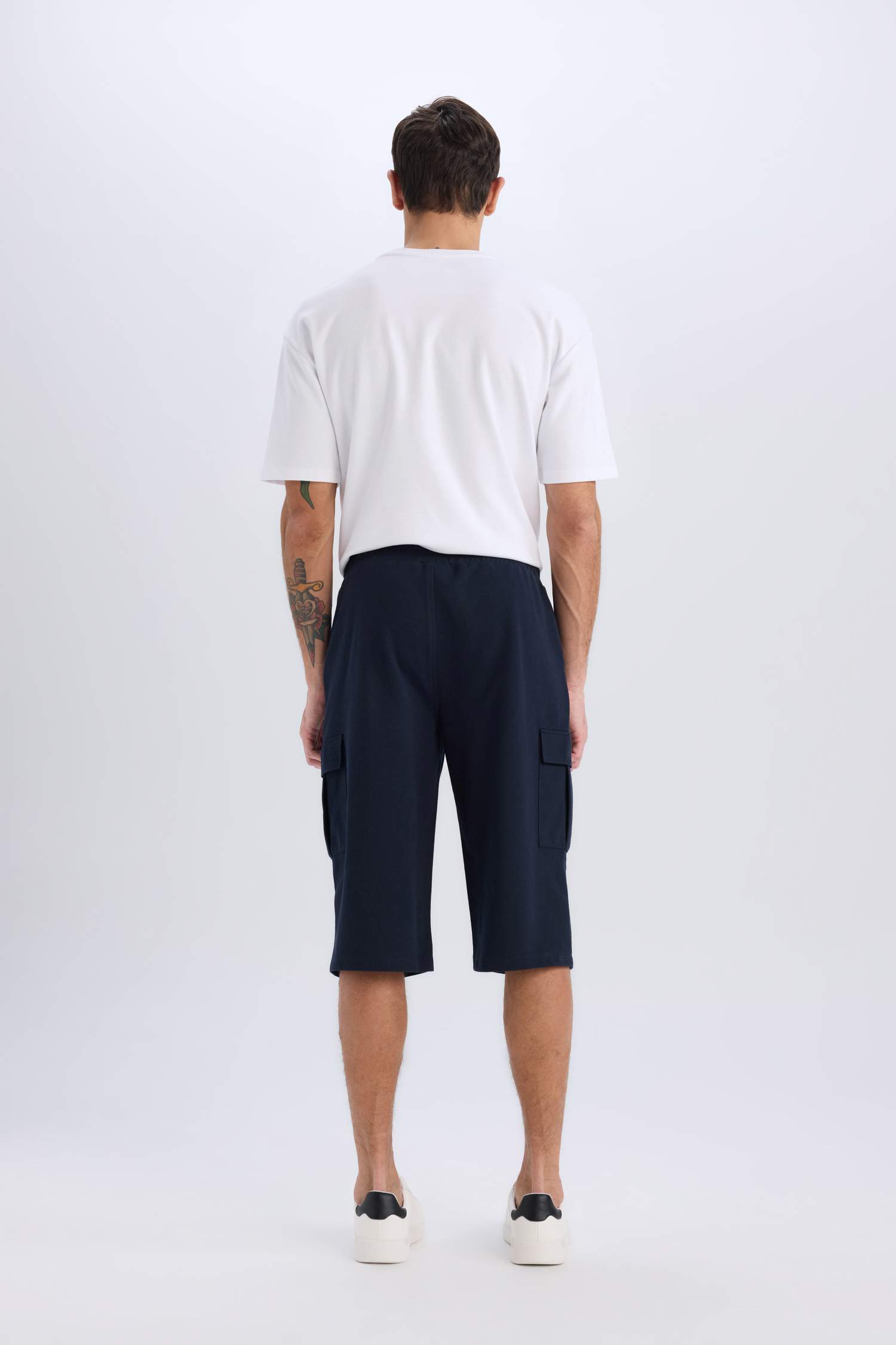 شورت طويل كارجو بيزك سليم فيت بجيب