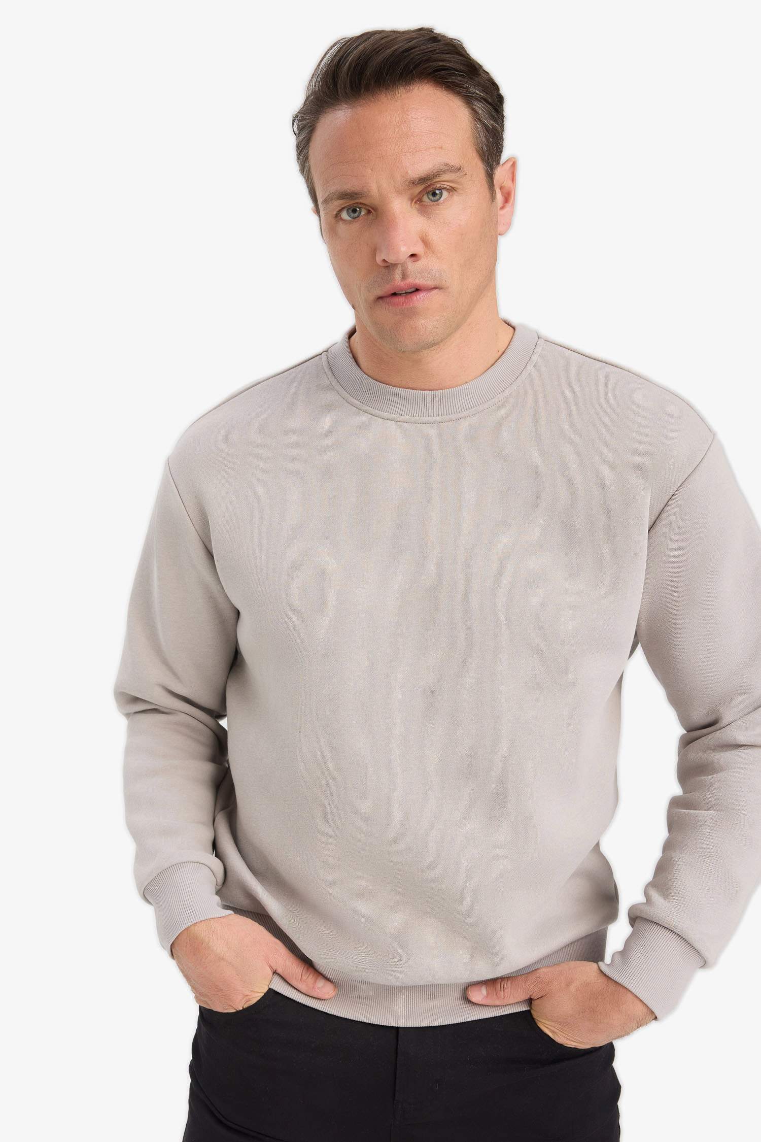 Relax Fit Crew Neck Thick Basic Sweatshirt