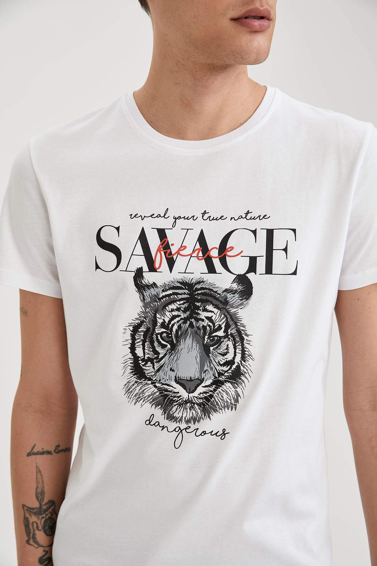 T-Shirt: Nature-White Tiger