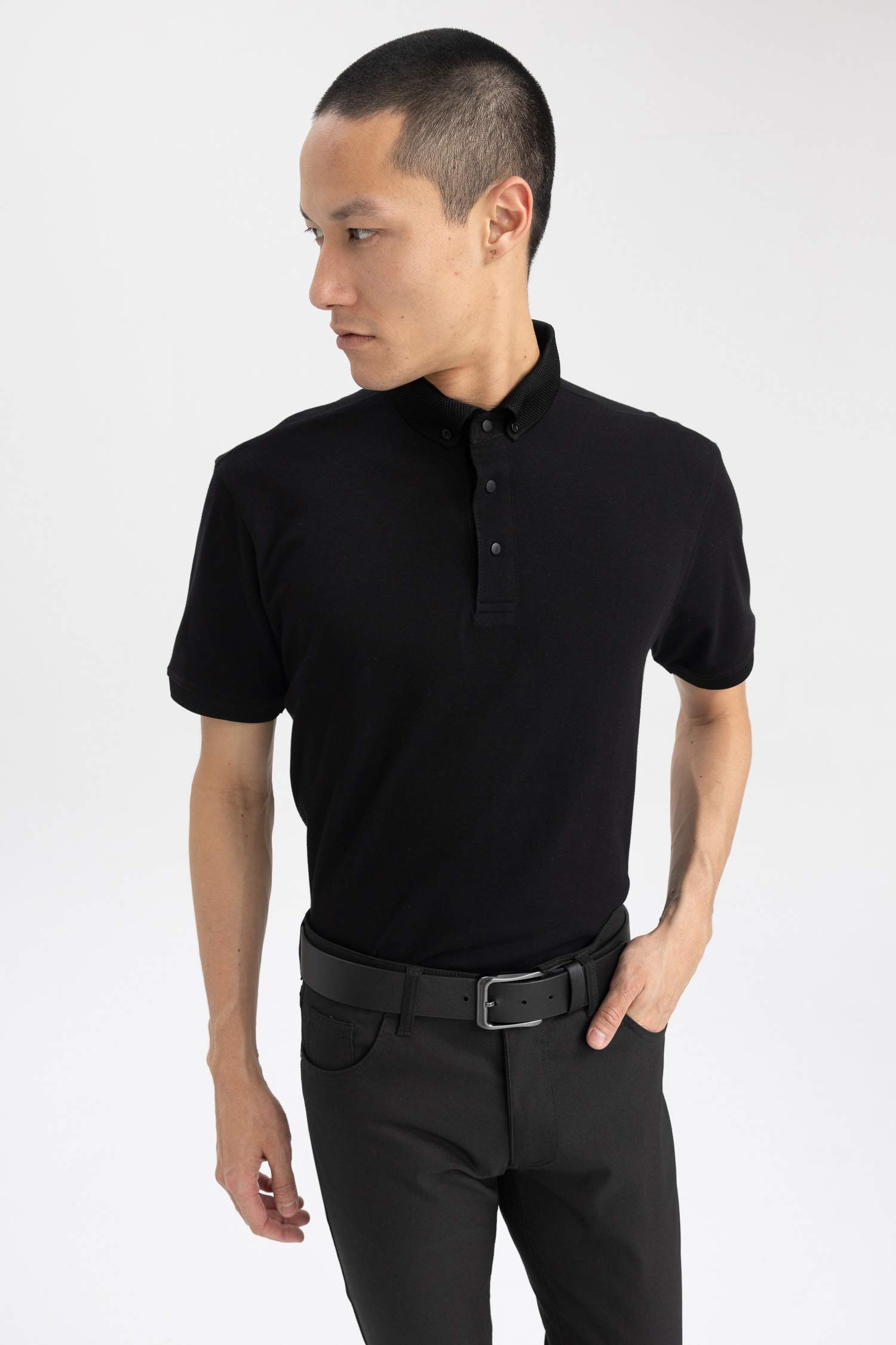 Black MAN Slim Fit Polo Neck Short Sleeve TShirt 2723388 DeFacto