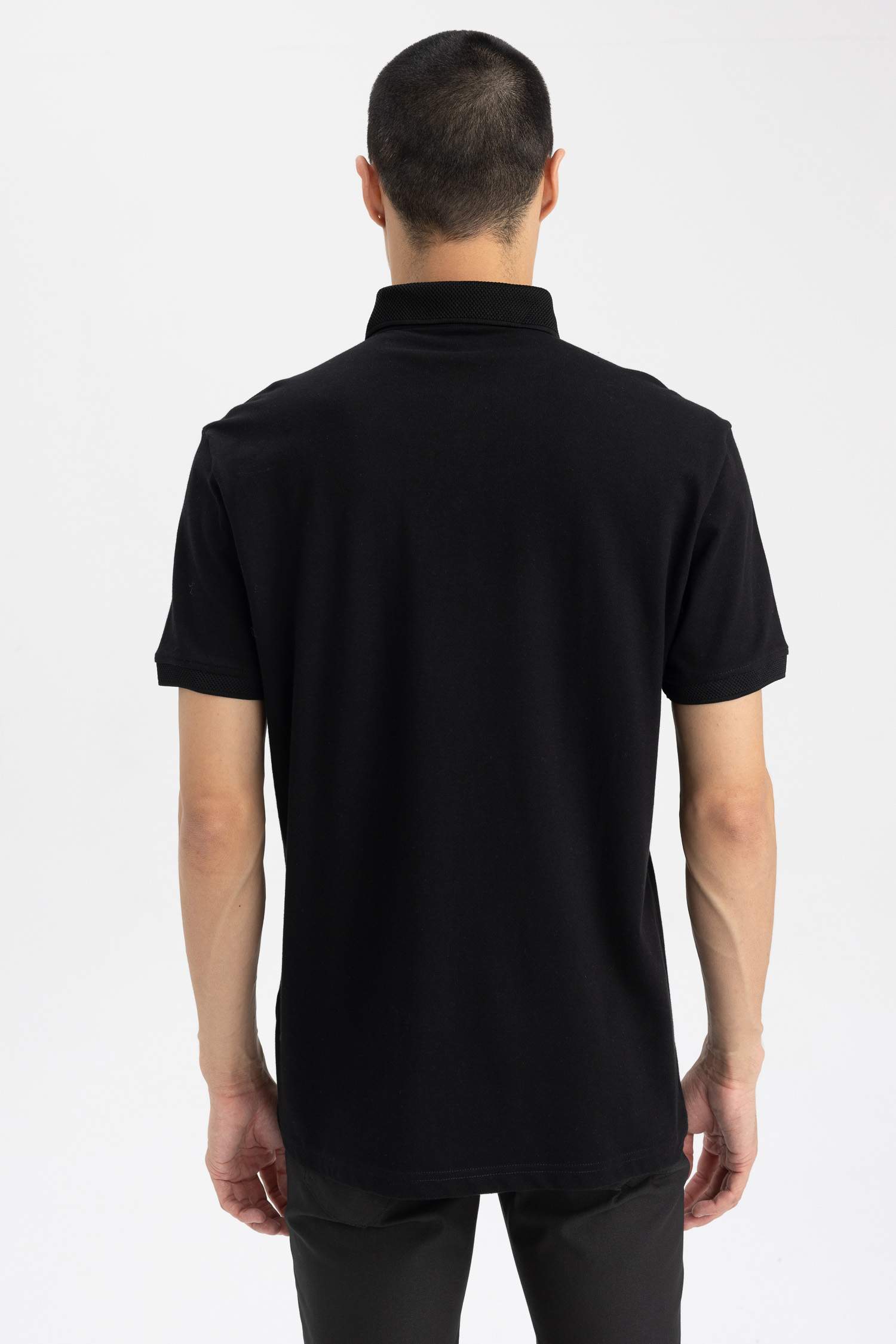 Black MAN Slim Fit Polo Neck Short Sleeve TShirt 2723388 DeFacto