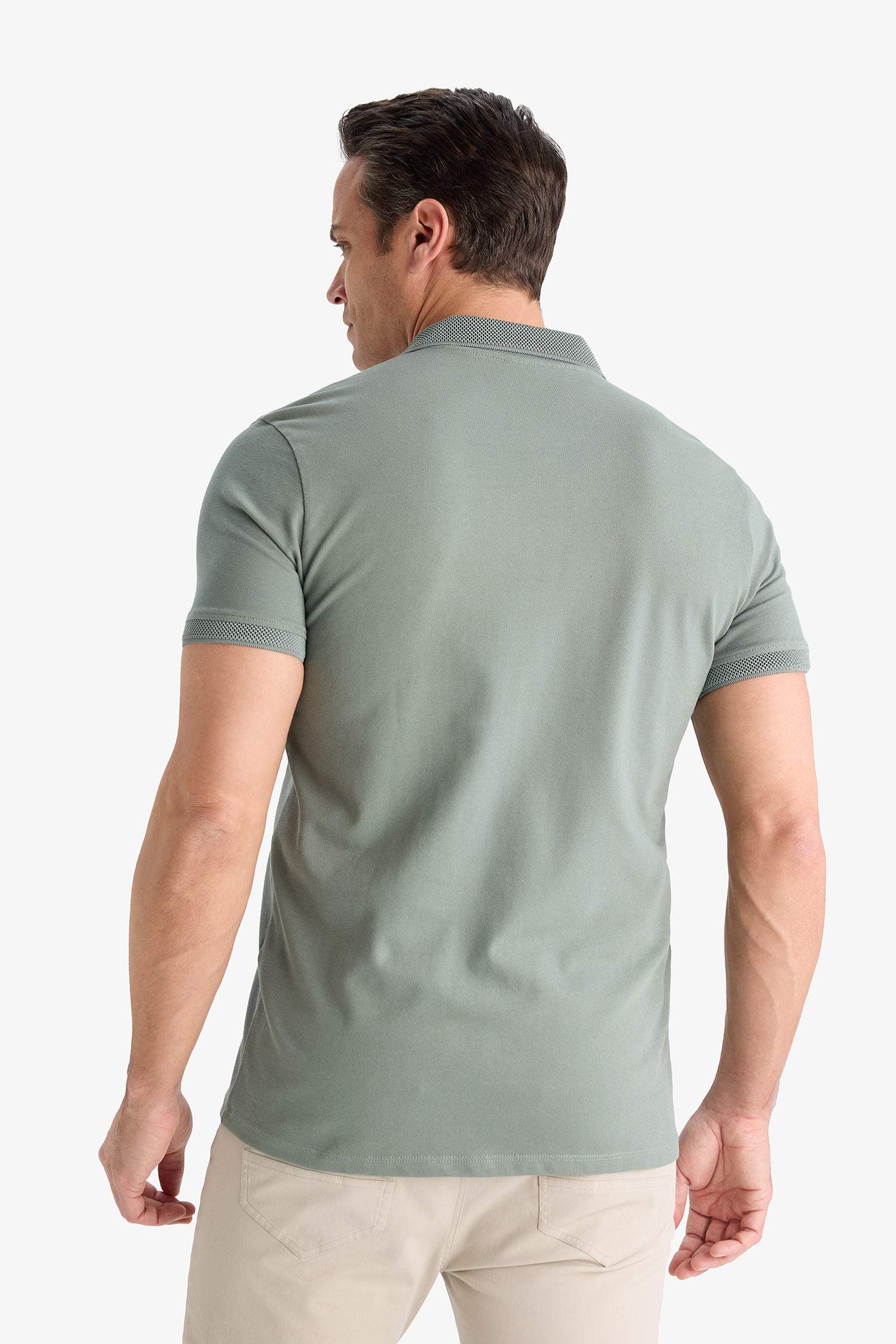 تيشيرت بولو سليم فيت بيكة بياقة بولو