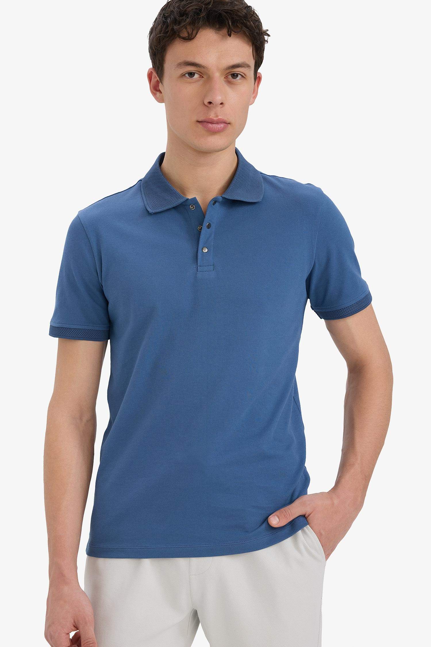 Slim Fit Dar Kesim Polo Yaka Kısa Kollu Dokulu Basic Düz Tişört