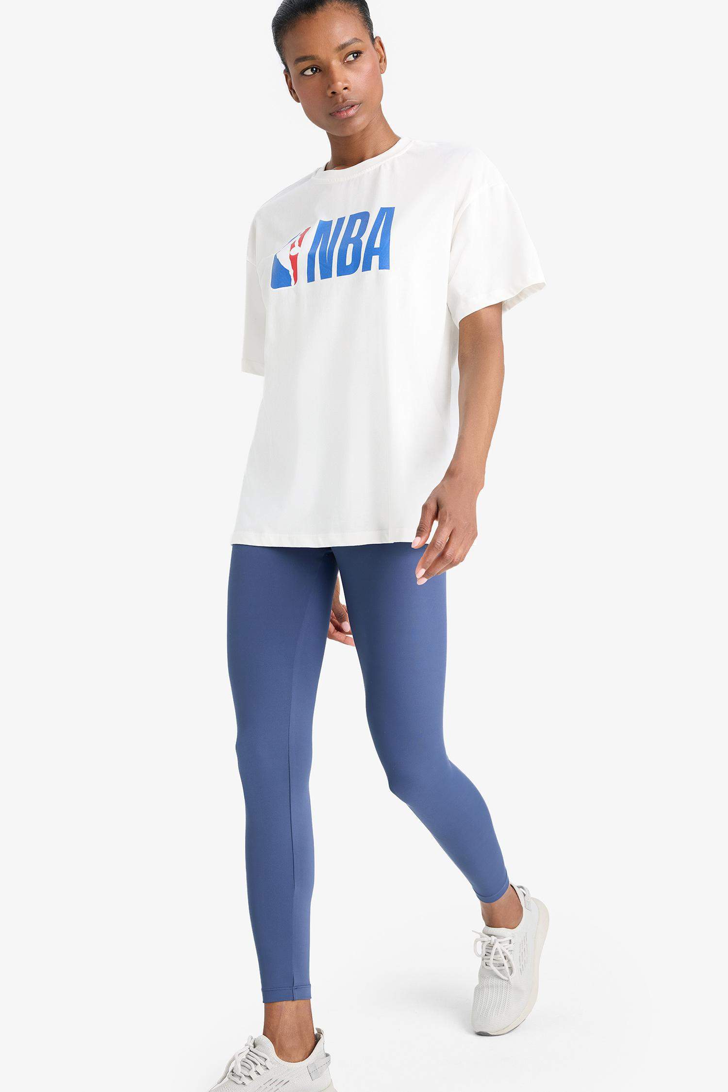 DeFactoFit NBA Wordmark Oversize Geniş Kalıp Bisiklet Yaka Baskılı Kısa Kollu Tişört