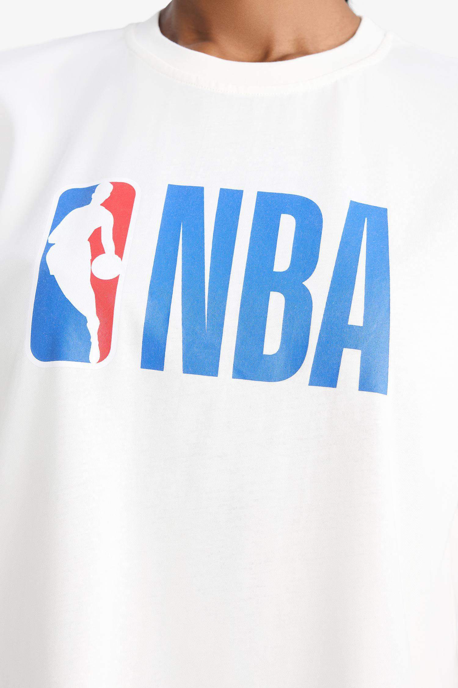 DeFactoFit NBA Wordmark Oversize Geniş Kalıp Bisiklet Yaka Baskılı Kısa Kollu Tişört