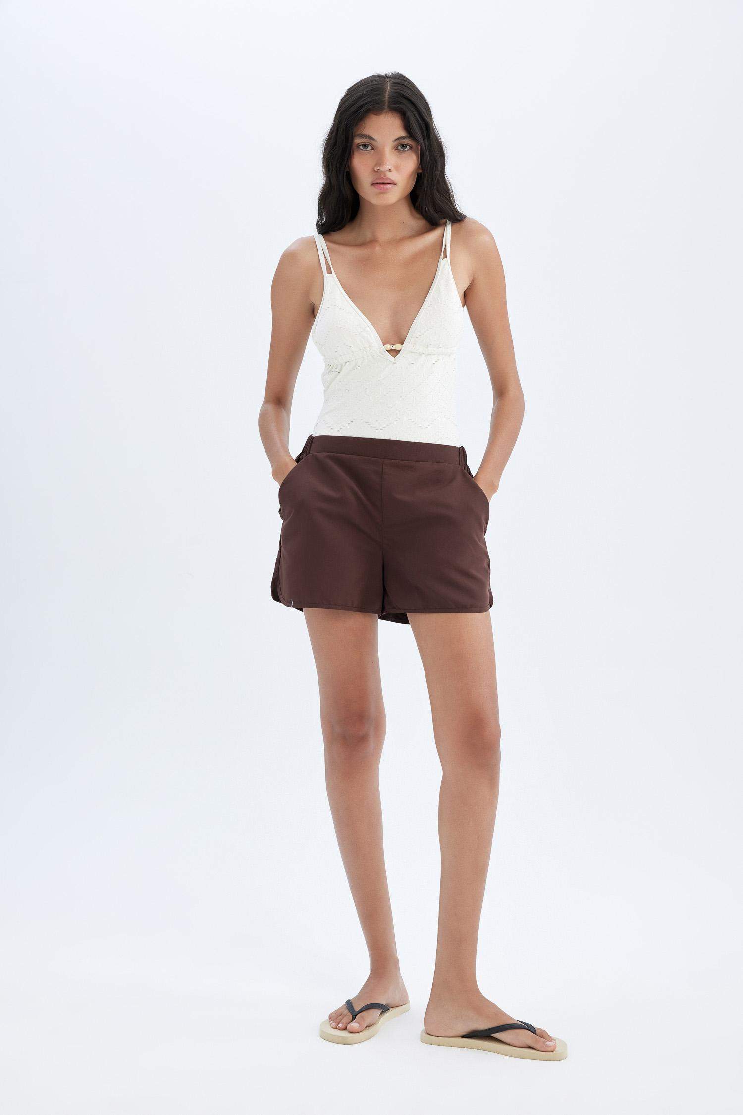 شورت بحر قصة عادية