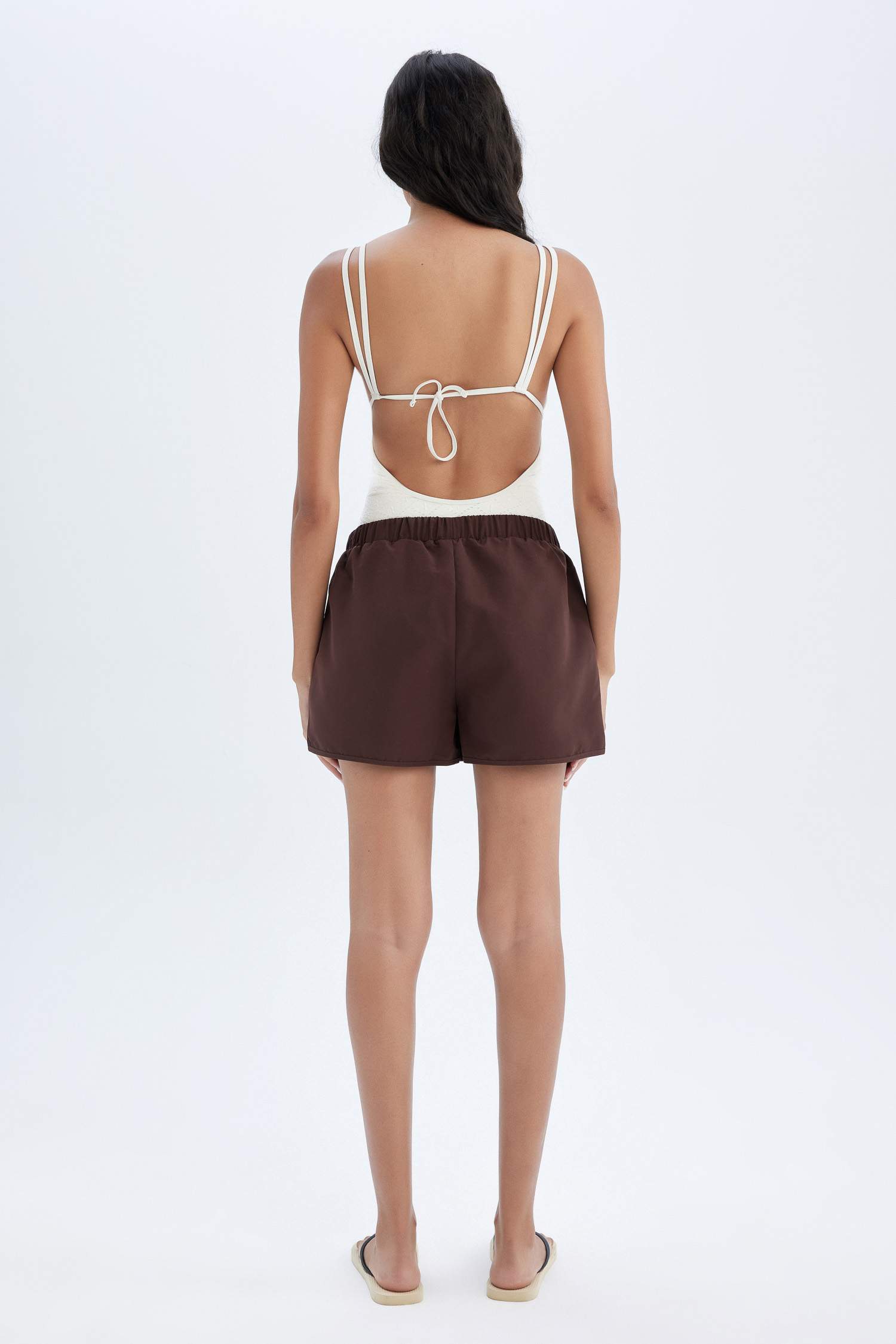 شورت بحر قصة عادية