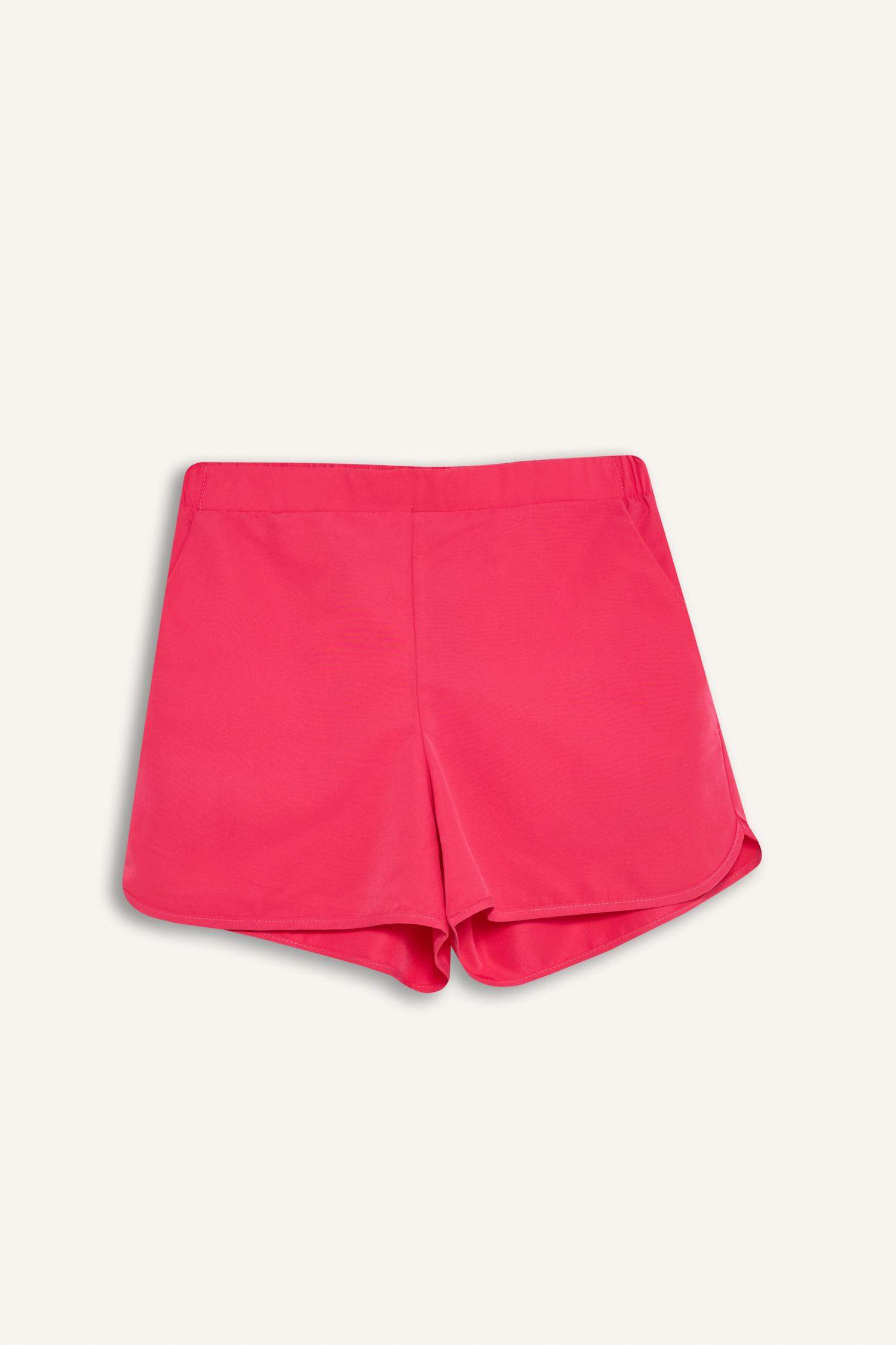 شورت بحر قصة عادية من Fall in Love