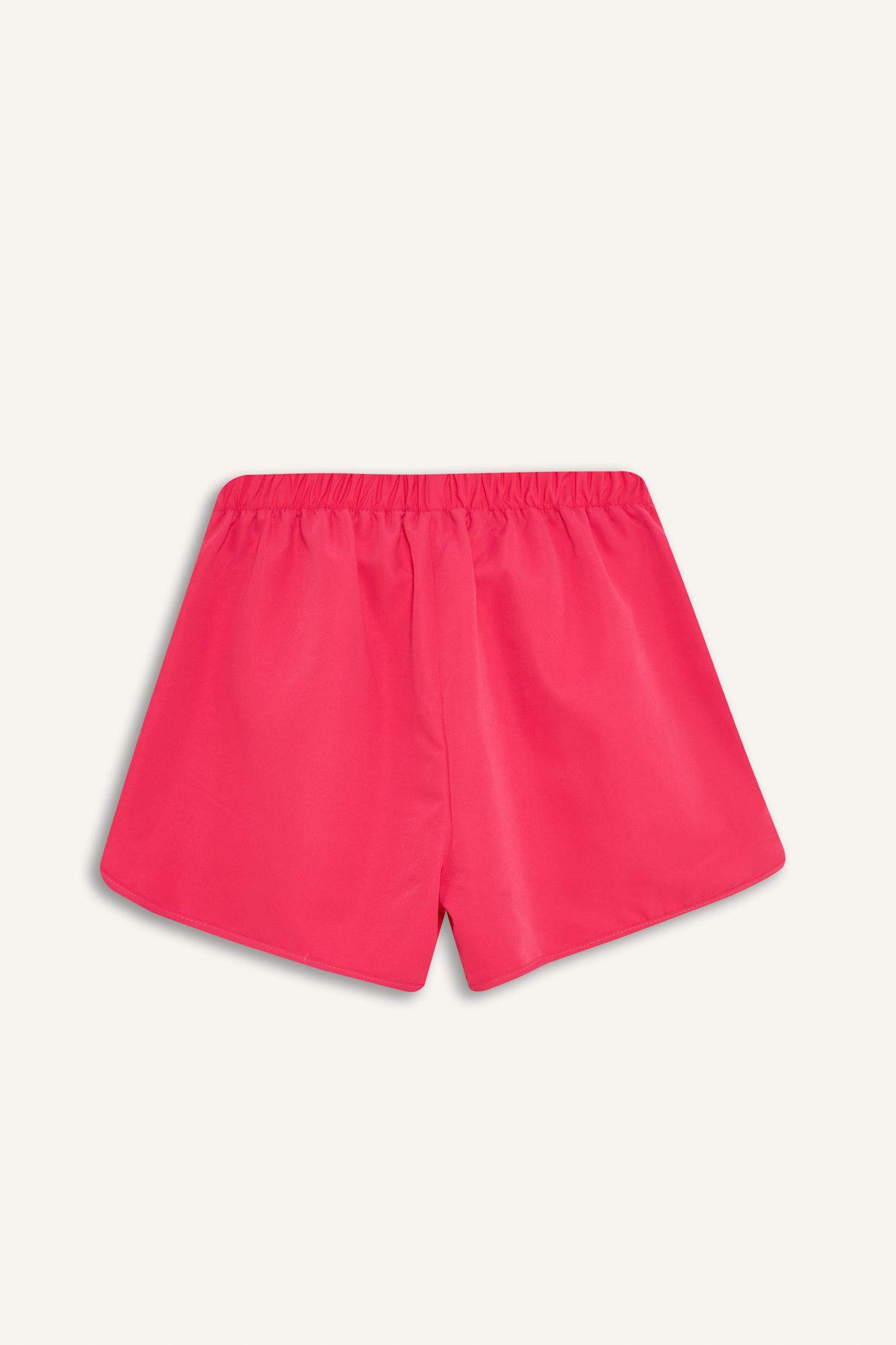 شورت بحر قصة عادية من Fall in Love