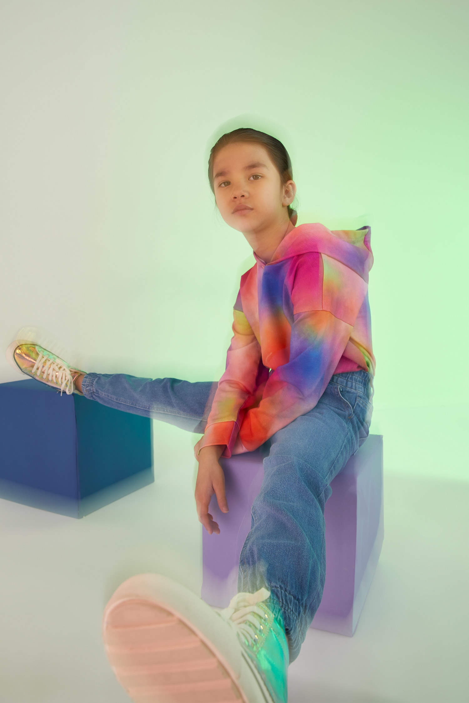 Defacto Kız Çocuk Batik Desenli Kapüşonlu Sweatshirt. 3